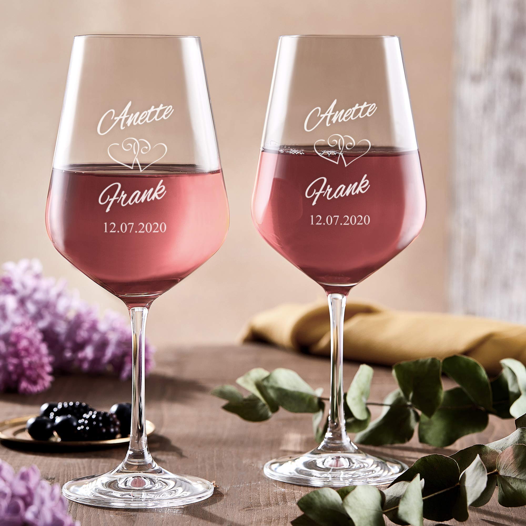Casa Vivente Set avec Casse-tête Puzzle Bouteille en Bois Foncé et 2 Verres à Vin, Gravure Personnalisée, Cœurs, 2 Prénoms et 1 Date, Volume 500 ML