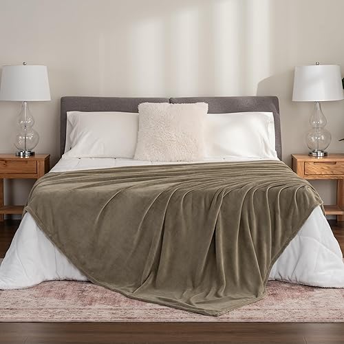Miniatura 5 de Berkshire Blanket Classic Serasoft Manta de felpa tamaño individualindividual XL, manta de cama de forro polar coral, acogedora y mullida, ligera y