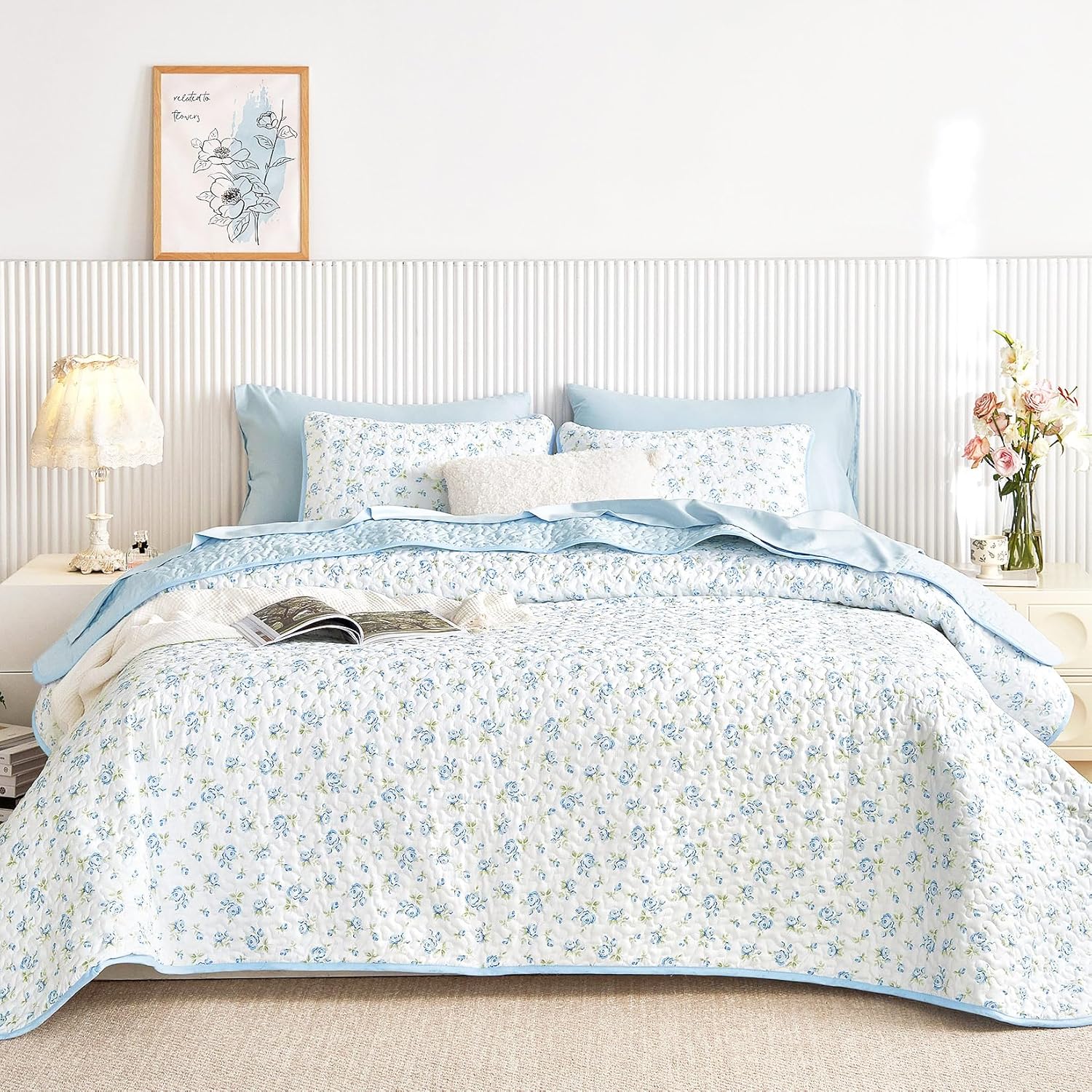 Wake In Cloud - Floral Quilt Set, Coquette Cottagecore Shabby Chic Flower Pattern for Women Teen Girls, Reversible Lightweight Bedspread Coverlet, 3 Pieces, White Blue, Twin/Twin XL Size - Image 2