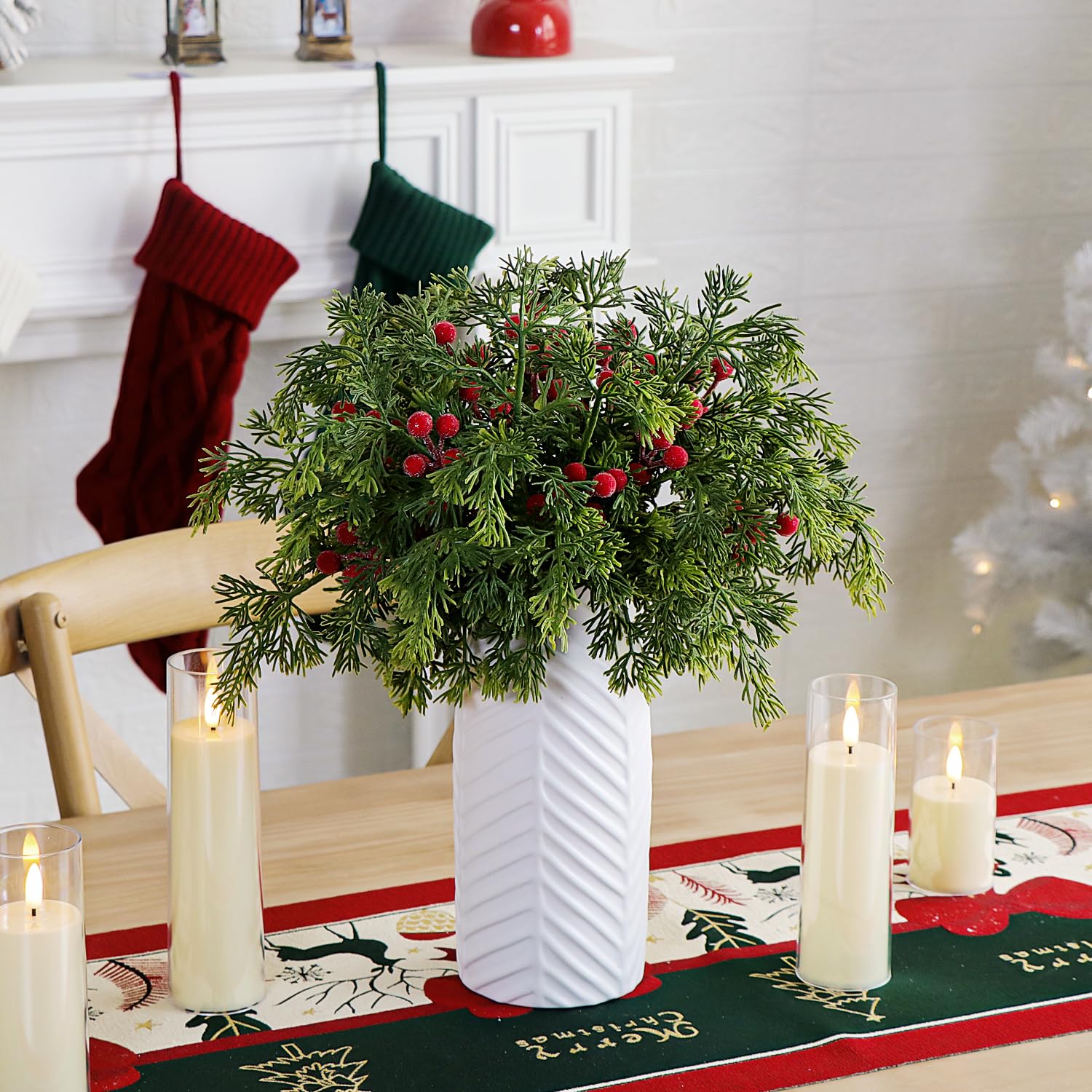 Künstliche Tannenzweige für Weihnachten, gefrostete Beerenstiele, immergrüne Norfolk-Zypressen-Zweige, Stechpalmenbeeren, Winterbeeren, für Vasenfüller, DIY, Basteln, Girlande, Heimdekoration (grün