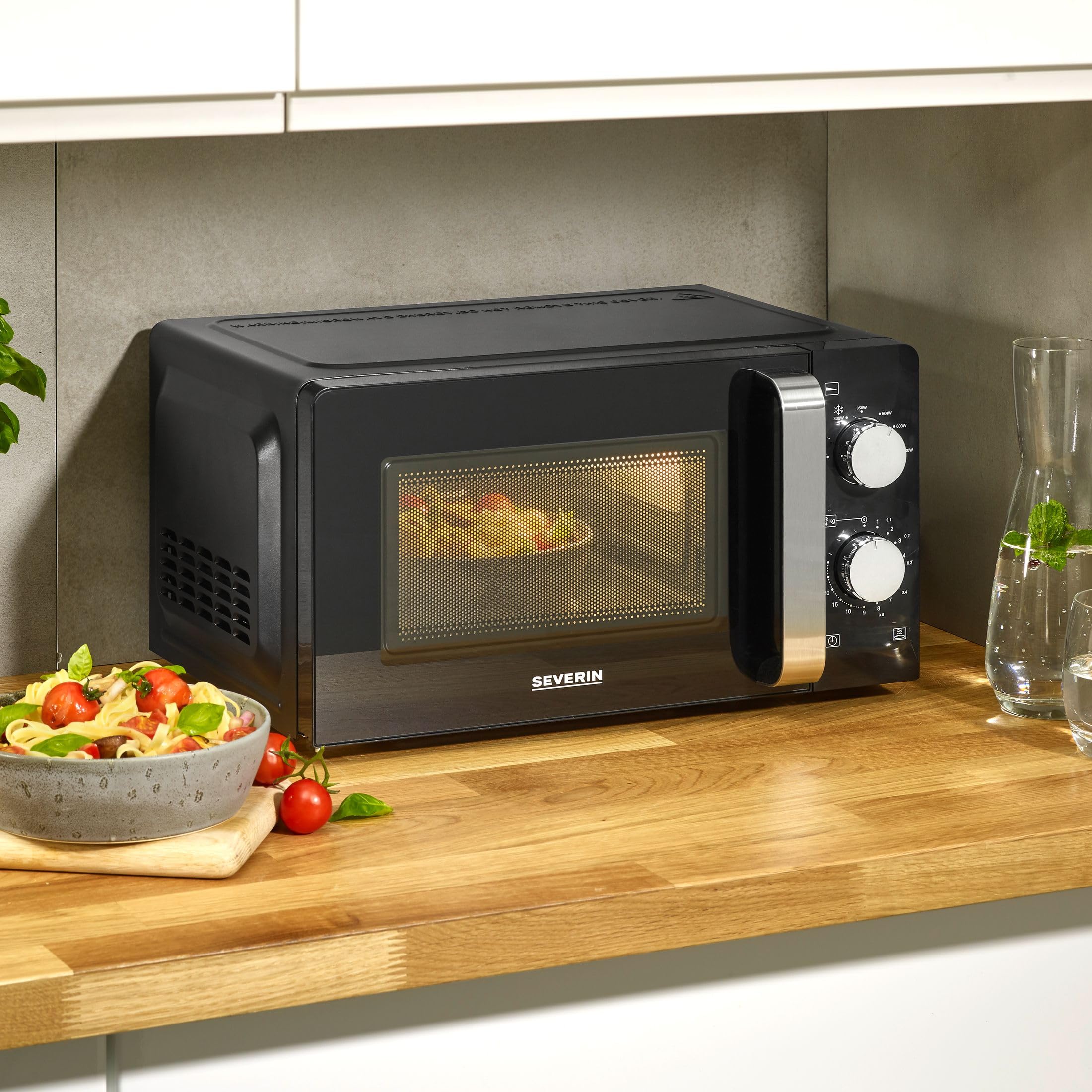 SEVERIN Microonde Solo, forno a microonde per scongelare e riscaldare, forno a microonde con piatto girevole per una distribuzione uniforme del calore, nero, MW 7886