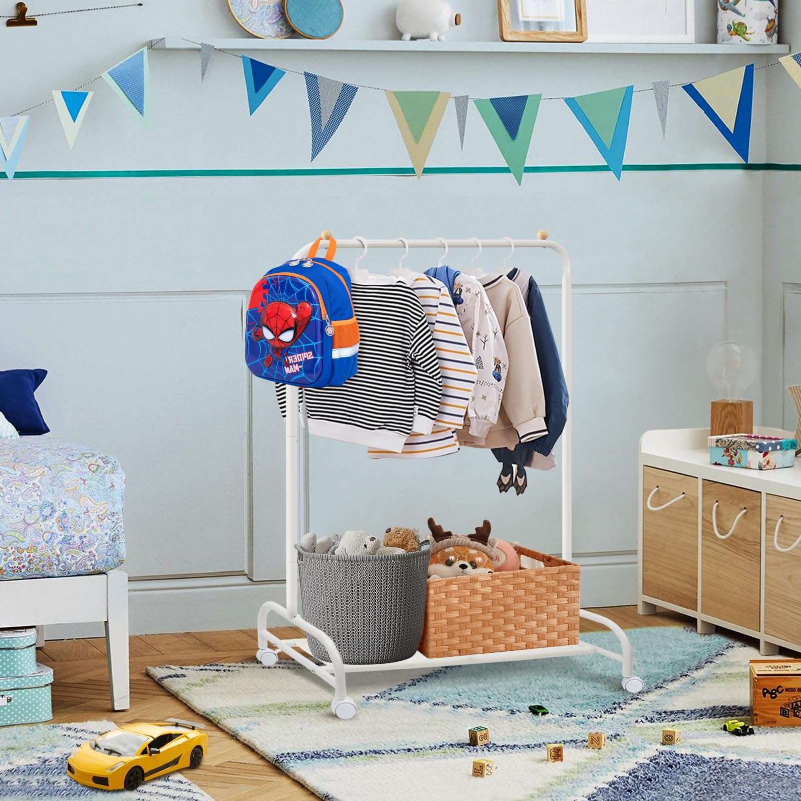 Perchero para niños, con ruedas, de metal, estable, con estante inferior, zapatero para abrigos, faldas, disfraces, color blanco
