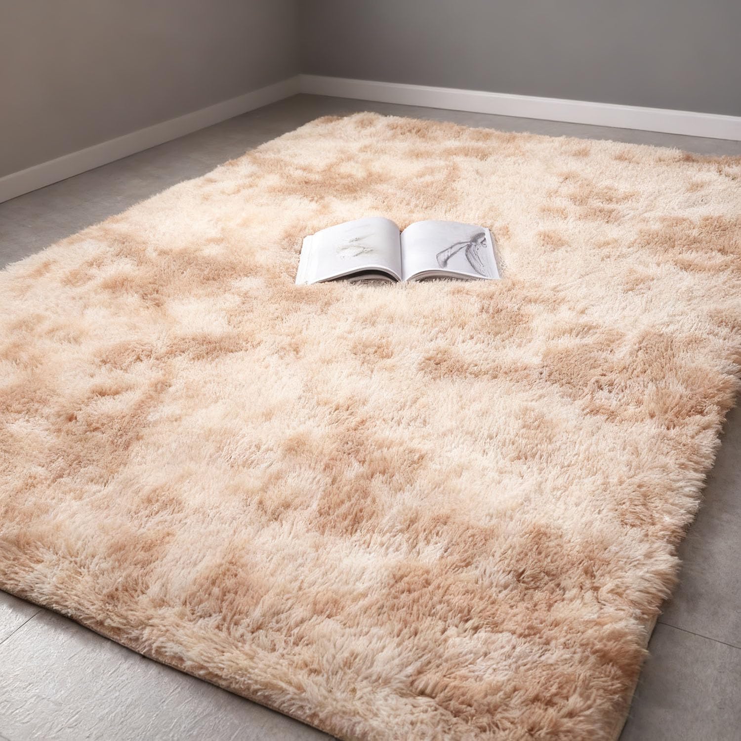 Tapis doux et moelleux antidérapant pour chambre et bureau de couleur beige