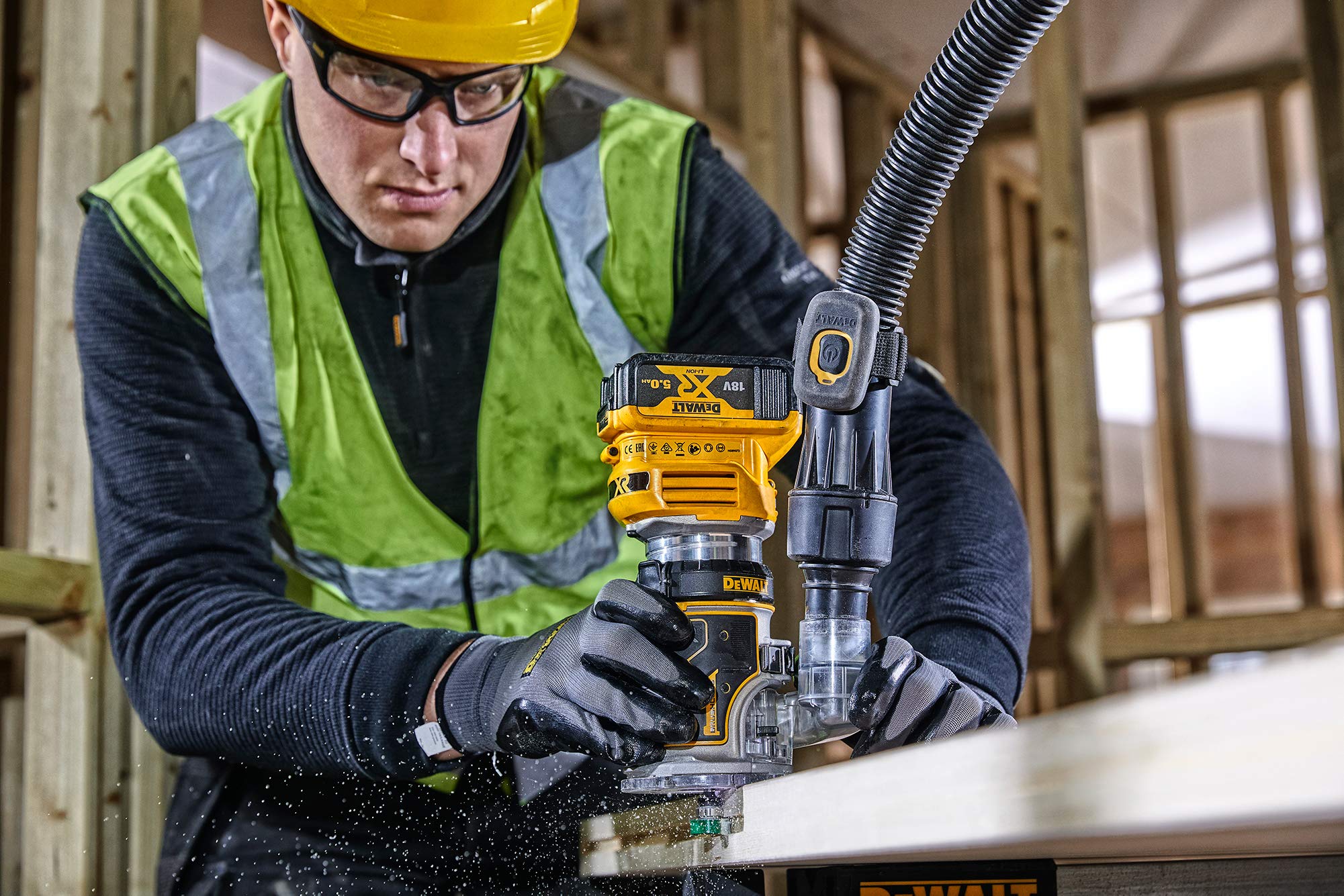 DEWALT DCW604P2-QW - Fresadora Combo XR 18V Electrónica con 2 baterías Li-Ion 5,0Ah con maletín TSTAK VI