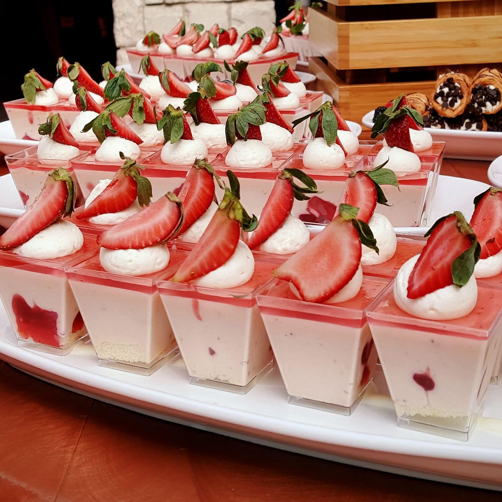 ASelected 100 Pcs Coupes à Dessert avec Couvercle 150-160 ML, Tasses à Dessert en Plastique avec 100 Couvercle et 100 Cuillères, Verrines pour Dessert, Apéritifs, Tiramisus