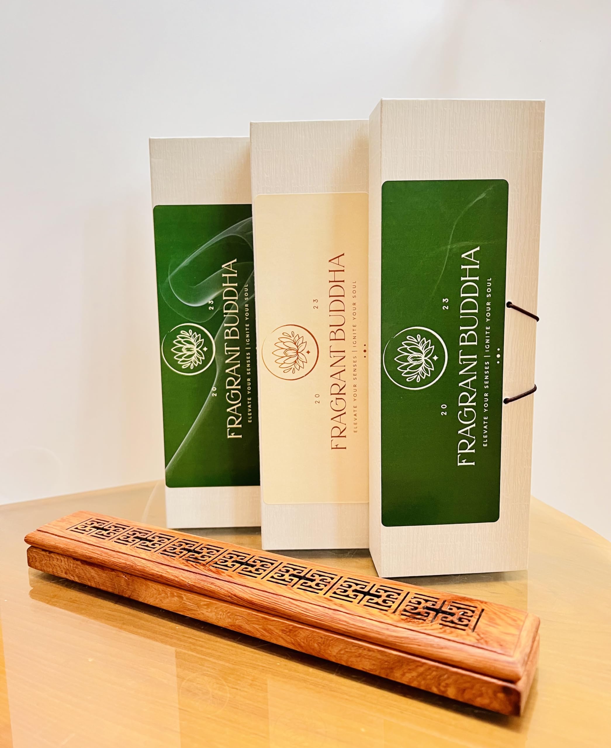 vietnamesische Adlerholz Räucherstäbchen Hoi-An mit Lotus Räucherstäbchenhalter | holziger Duft für Entspannung, Meditation & Yoga | handgefertigt in Taiwan (ca. 30 Stück, 10g)