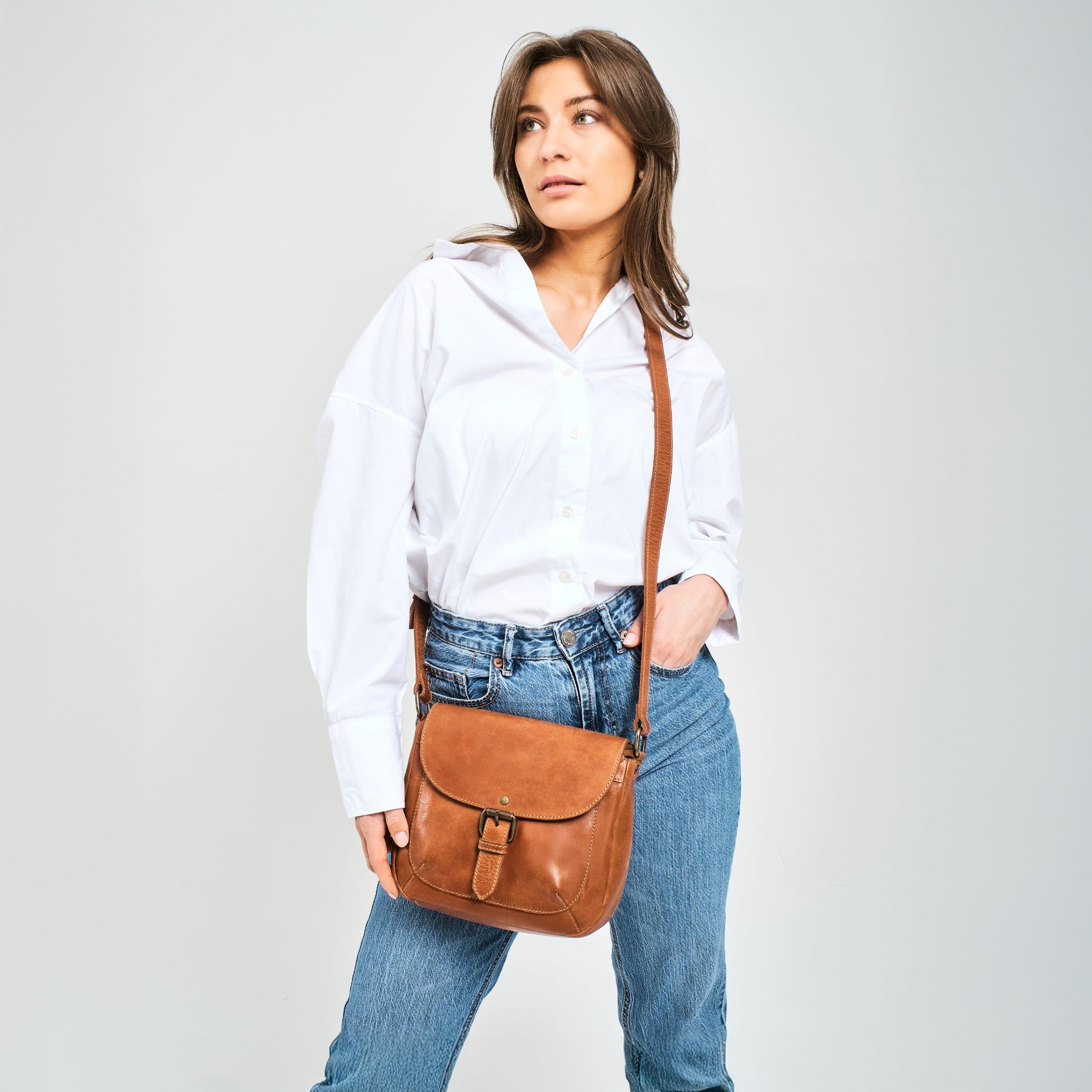 DRAKENSBERG Damen Umhängetasche 'Solana' Schultertasche, viele Fächer, Büffel-Leder, 3L | Cognac-Braun, DR00472