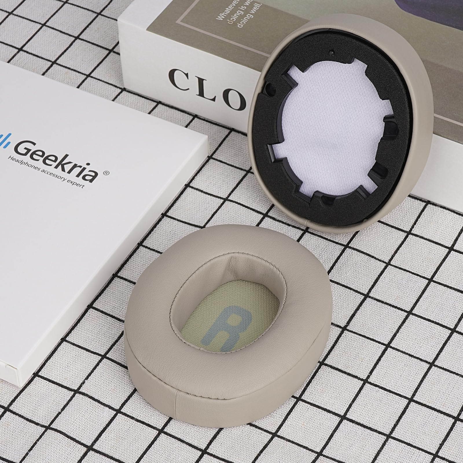 Amazon | Geekria イヤーパッド QuickFit 互換性 パッドジェイビーエル