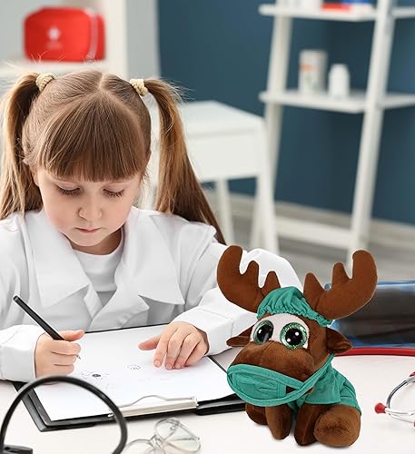 Miniatura 7 de DolliBu Pequeño alce – Peluche de ojos brillantes – Disfraz de médico de alce súper suave con bonito uniforme médico y traje de gorra con