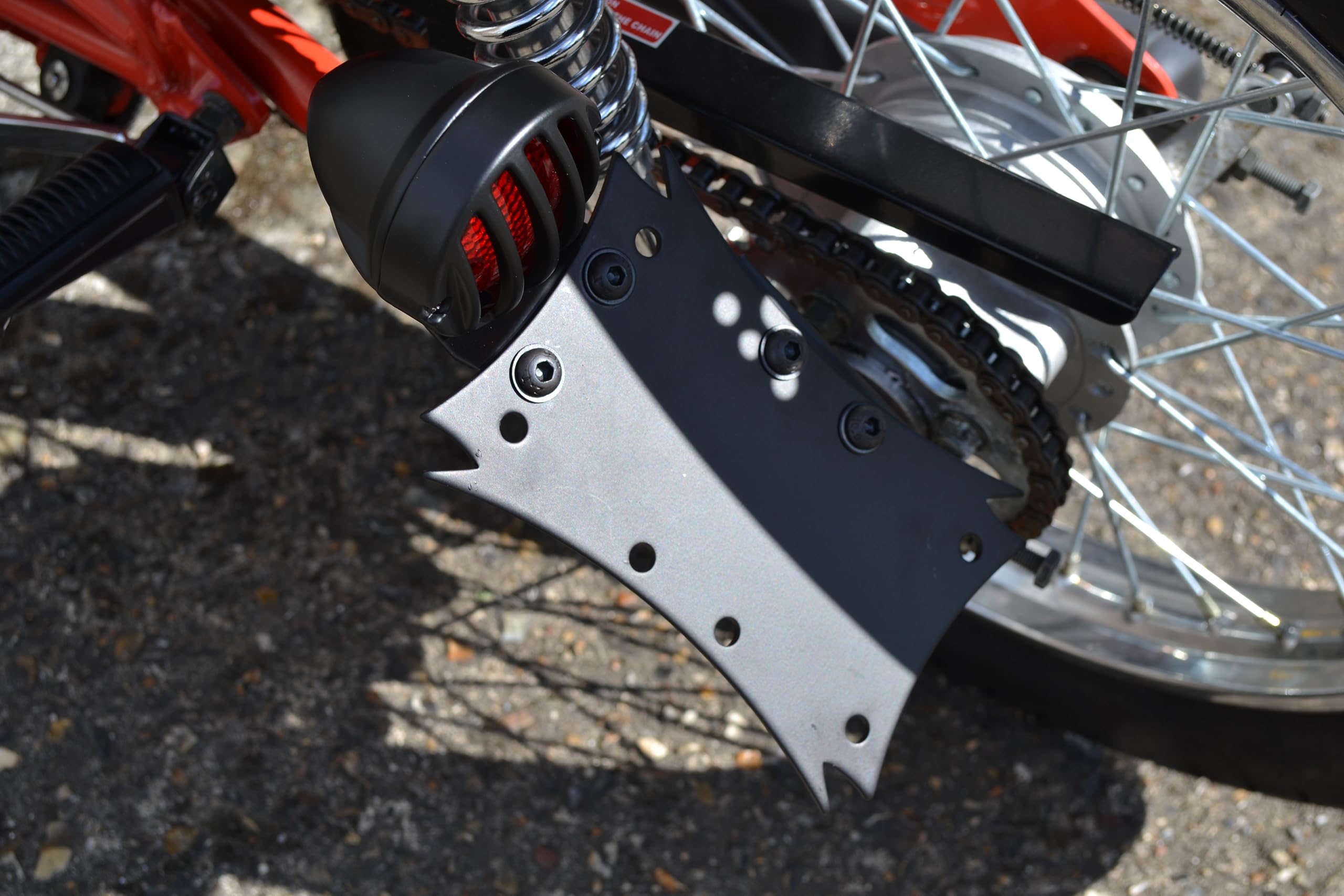 Boczne światło tylne motocykla z uchwytem tablicy rejestracyjnej