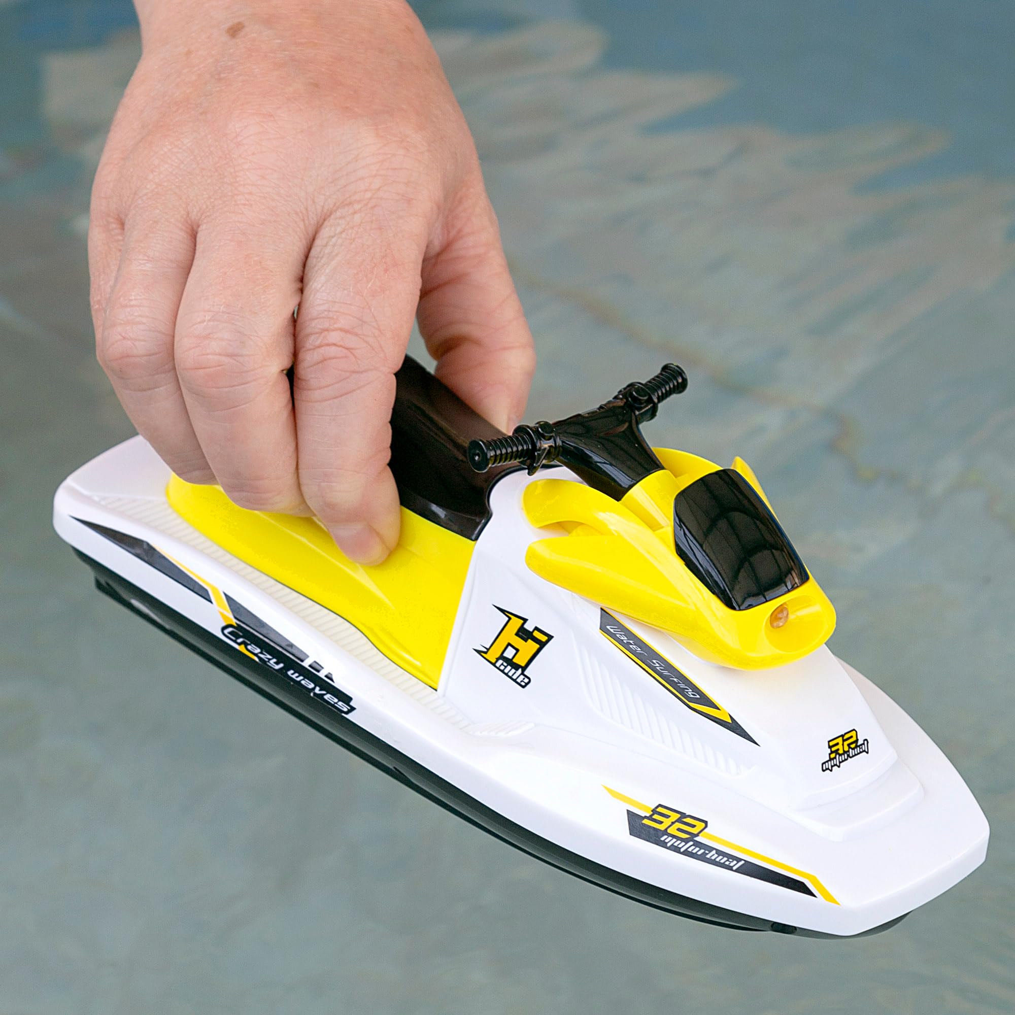 ColorBaby 49987 Motor Boat Moto de Agua teledirigida, Escala 1:47, Contiene 2 Piezas, batería incluida, Barcos teledirigidos, Moto de Agua RC, radiocontrol, Juguetes para niños