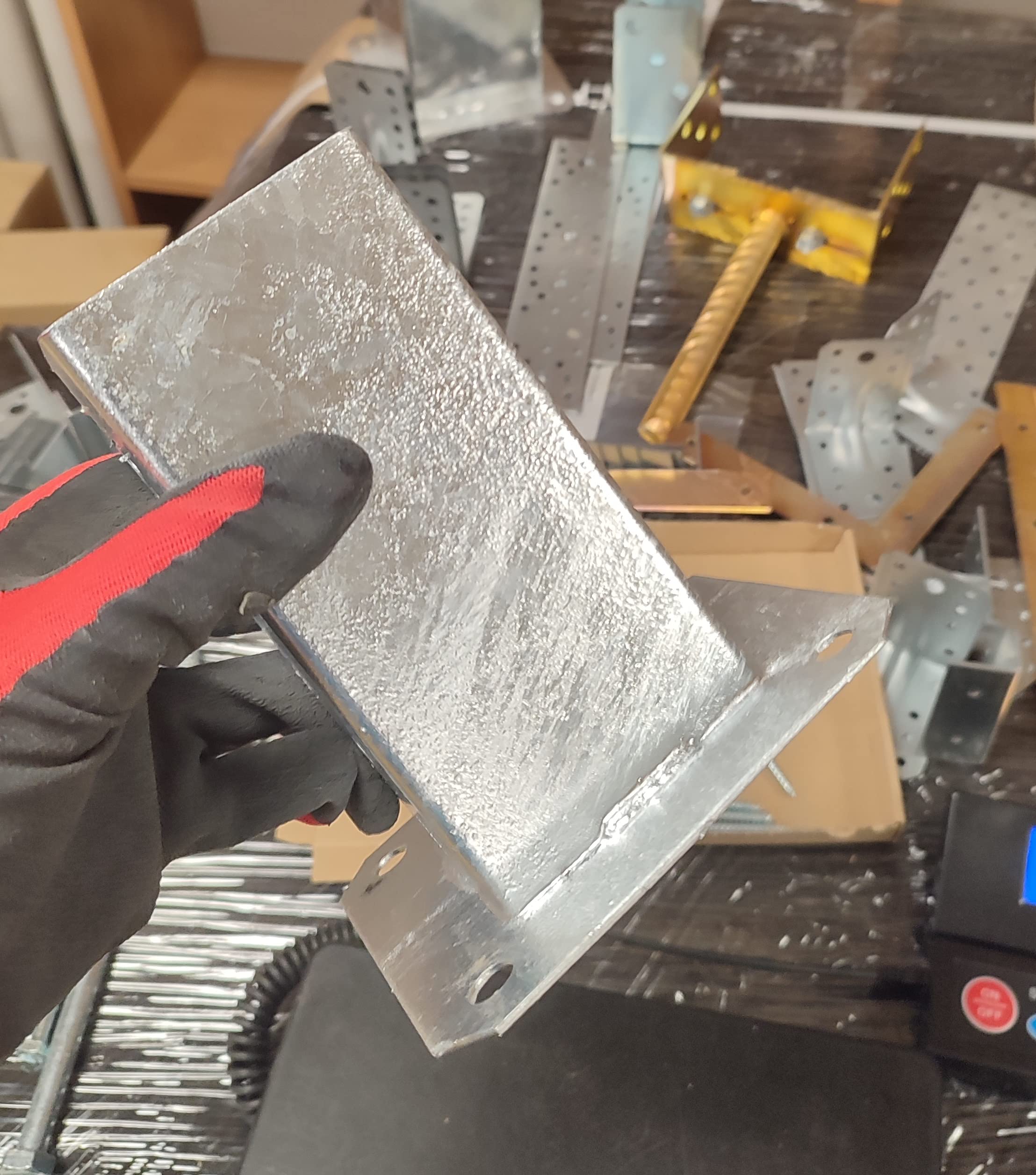 4 postes de soporte para vallas, con pernos, cuadrados, resistentes y galvanizados en caliente, para jardín, tamaño: 70 mm x 70 mm