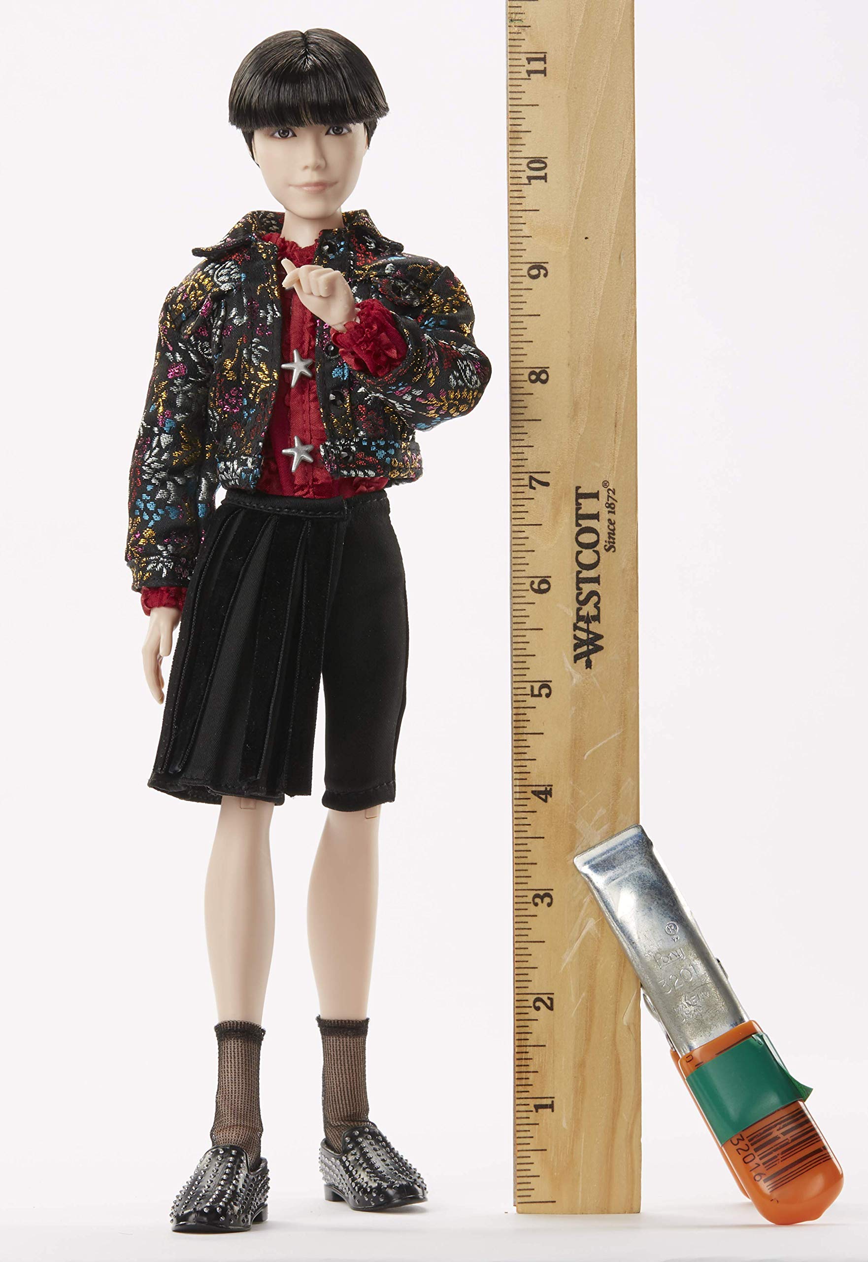BTS x Mattel poupée Prestige J-Hope, à l’effigie du membre du groupe de K-pop en tenue de scène, figurine à collectionner, GKC99
