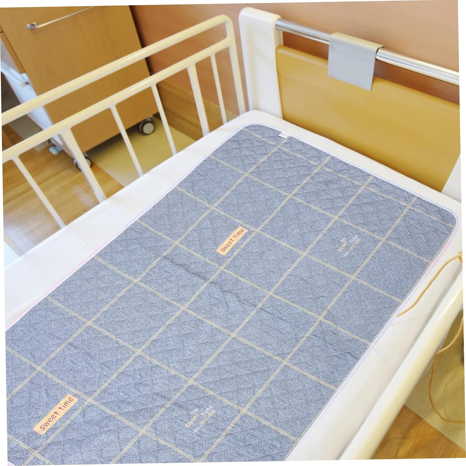 Holibanna Breathable Washable Incontinence Pad for Adults Reusable Bed Wetting Protection Mat Soft Cotton Diaper Pad for Elderly Patients Random Color