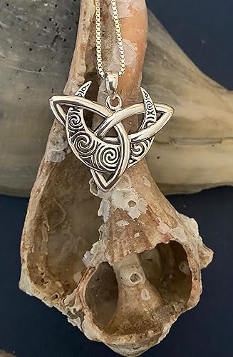 Miniatura 6 de Jewelry Trends Collar con colgante de nudo de trinidad de triquetra celta de plata de ley 18 pulgadas Metal