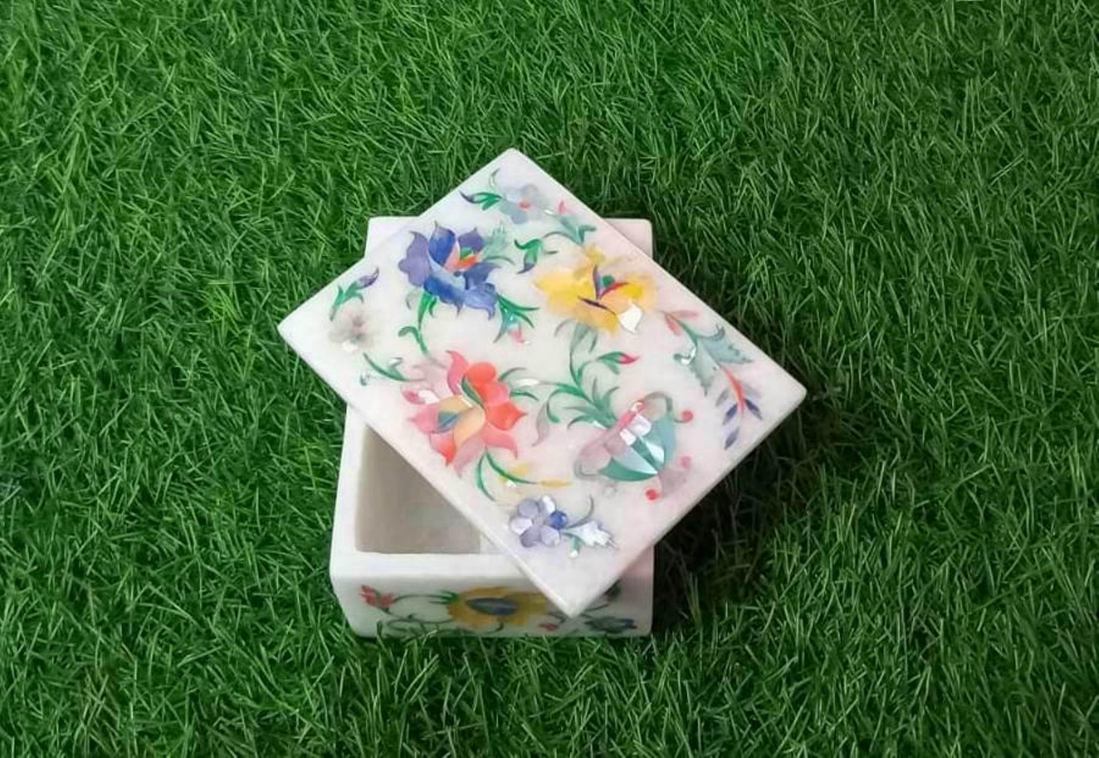 Boîte à bijoux marbre blanc pour coiffeuse élégante et épurée