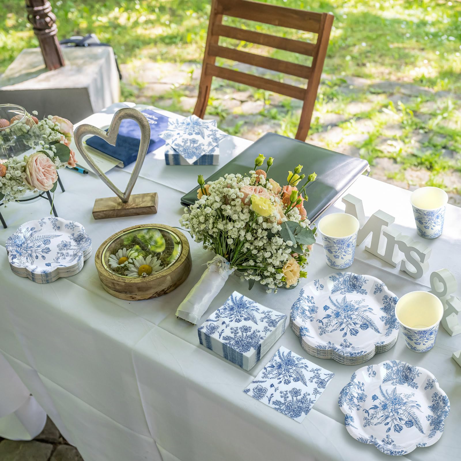 Snapklik.com : 250 Pcs Blue Floral Disposable Plates And Napkins Blue ...