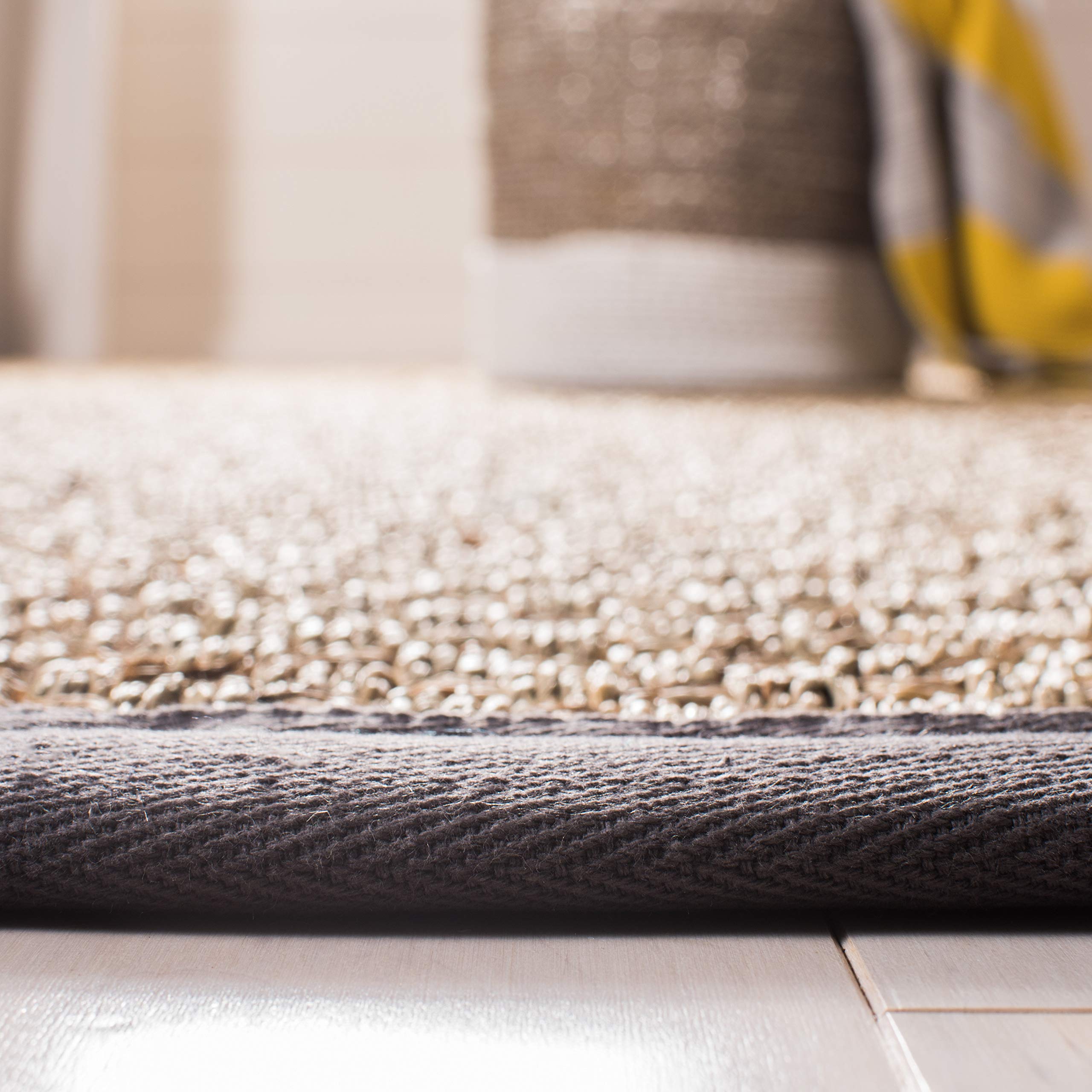 Safavieh Natural Fiber Rug for Living Room Dining Room, Bedroom, Natural Fiber Collection, Short Pile, in Natural and Black - Image 3