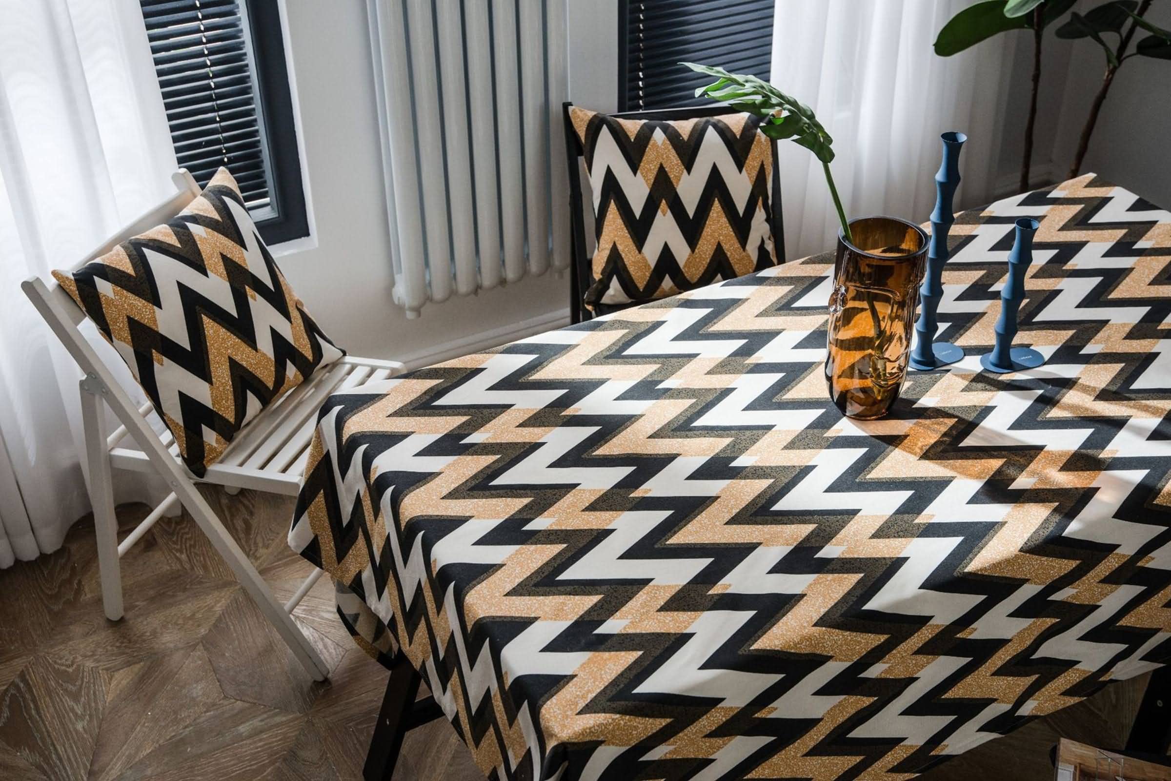 Obrus orientalny obrus dom geometryczny tekstylny nadruk obrus dekoracyjny obrus na stół wewnątrz bawełna len złoty czarny dekoracja stołu 140 x 200 cm