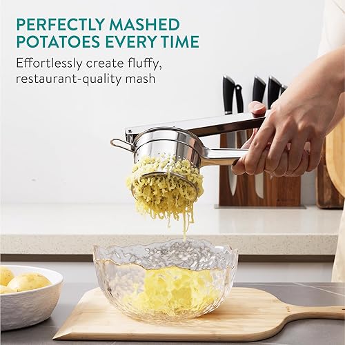 Miniatura 2 de Navaris Ricer de patatas de acero inoxidable, mango ergonómico para puré de papas fácil, triturador de papas listo para lavavajillas, herramienta