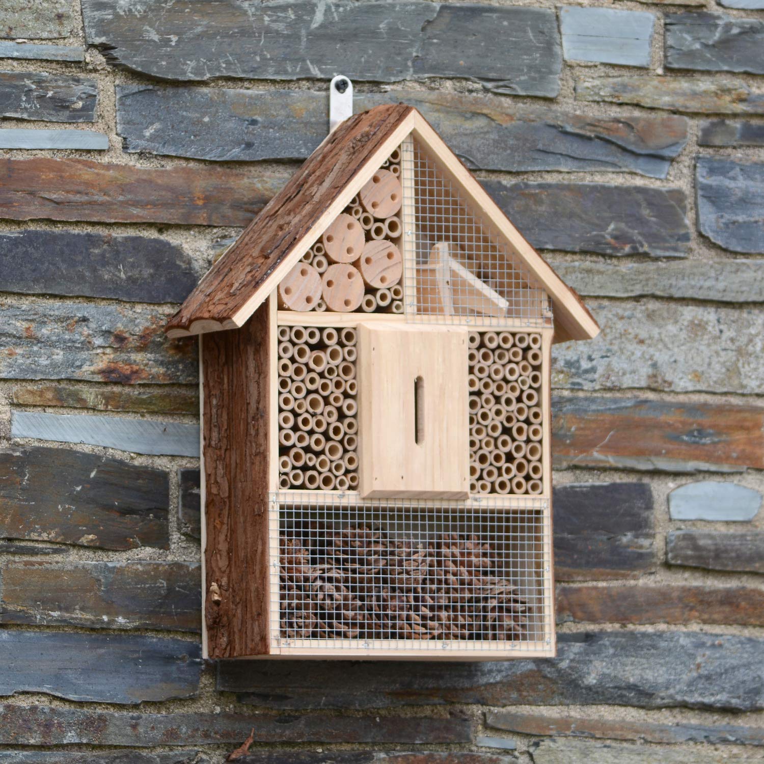 CKB LTD - Gran hotel de madera natural para abejas, mariquitas, mariposas, refugio exterior, jardín, hogar, hogar, hábitat al aire libre, grande, 30 x 10 x 39 cm