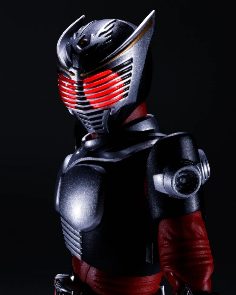 仮面ライダー龍騎 変形フィギュア S.H.フィギュアーツ(真骨彫製法) 仮面ライダー龍騎 (完成品