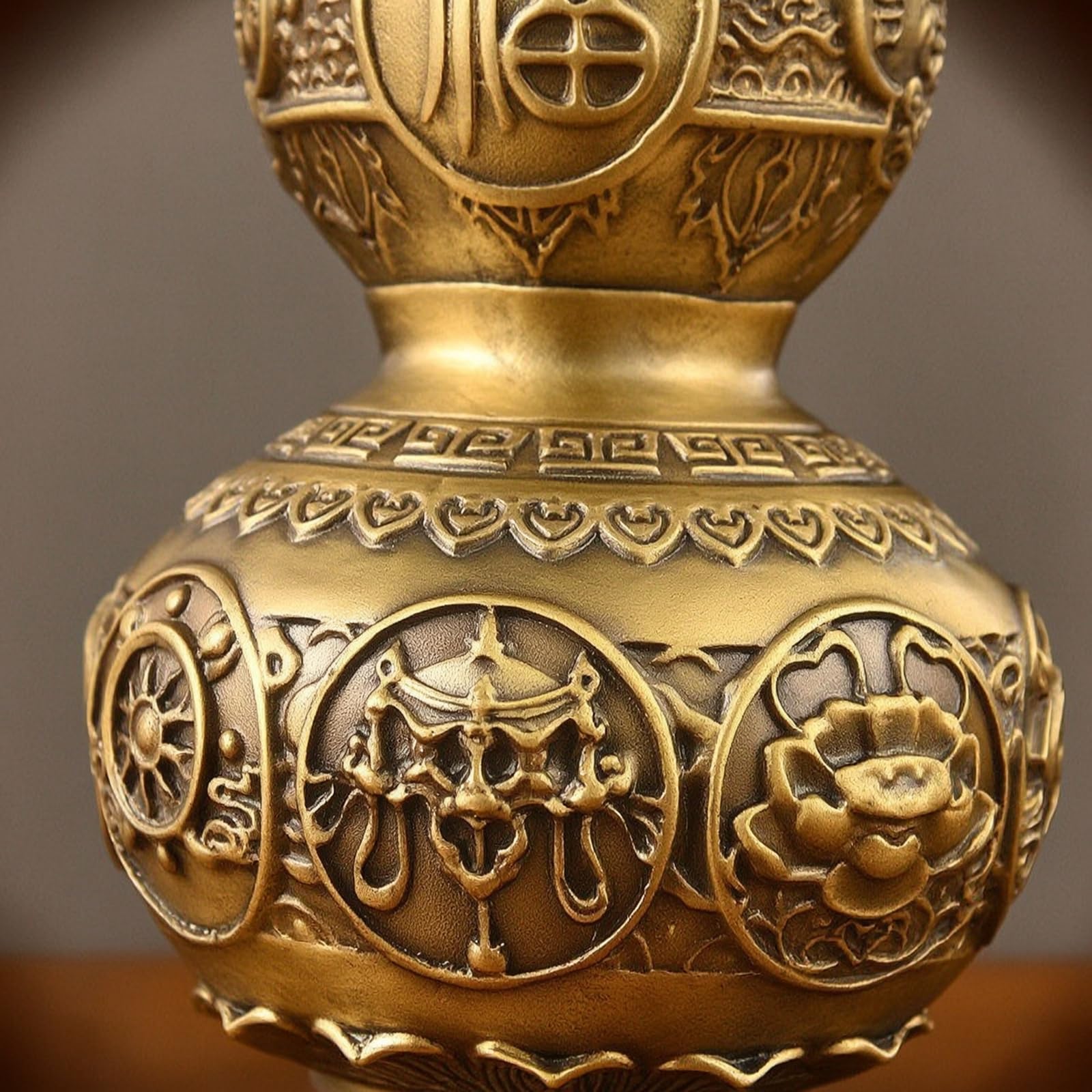 Vaso Decorativo in Ottone Gourd con Coperchio E Finitura Ottone Dorato Scultura con Pannelli Simbolo E Bande Incise Adatto per Mensola Console Studio, 40cm