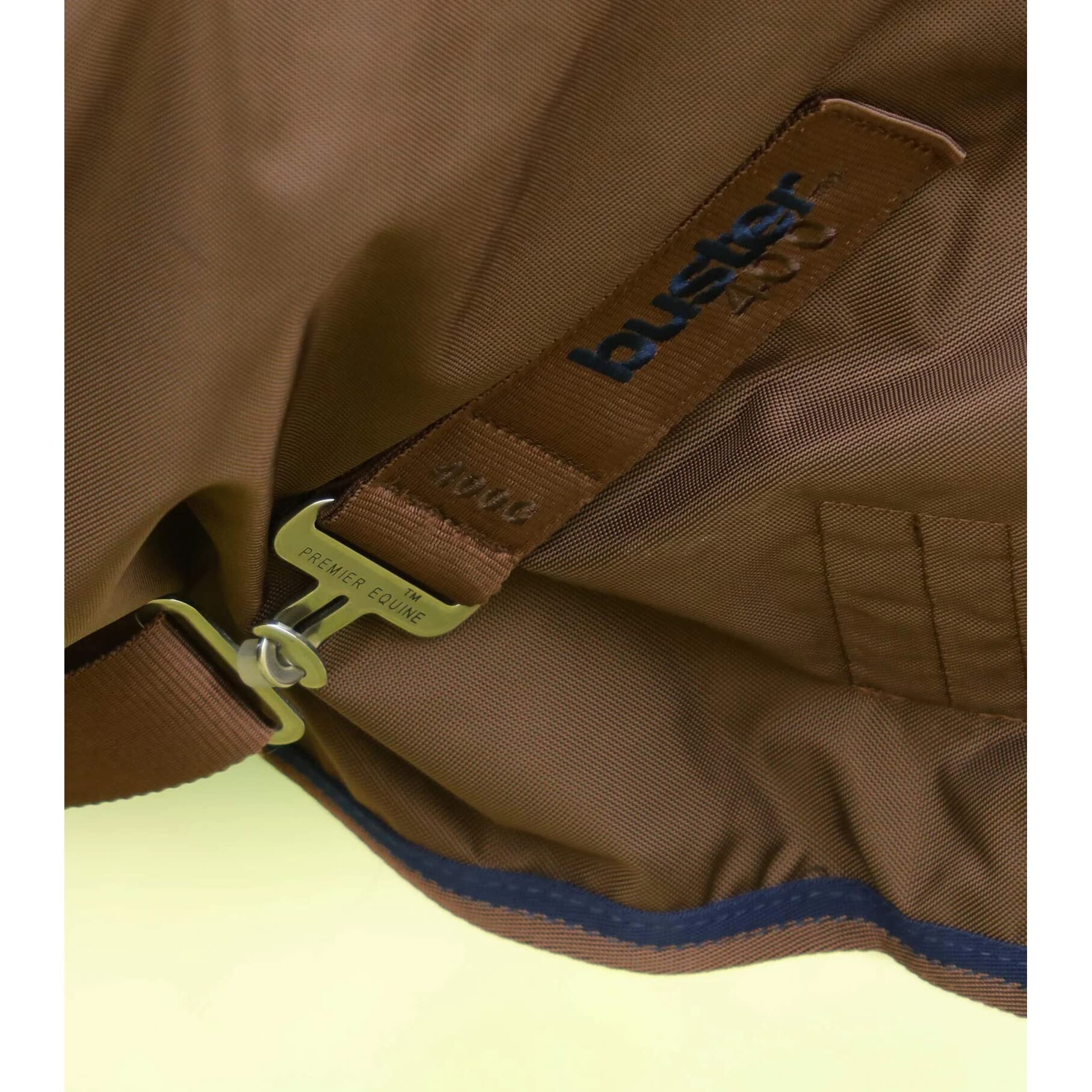 Premier Equine Manta Impermeable para Caballos con cubrecuello Buster 400 g