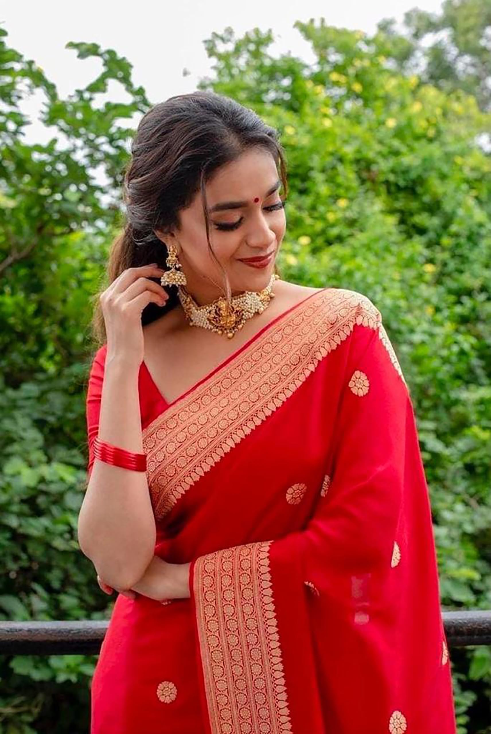 Anjaneya Sarees Woven Silk Banarasi Kanjivaram Saree (Red) 3