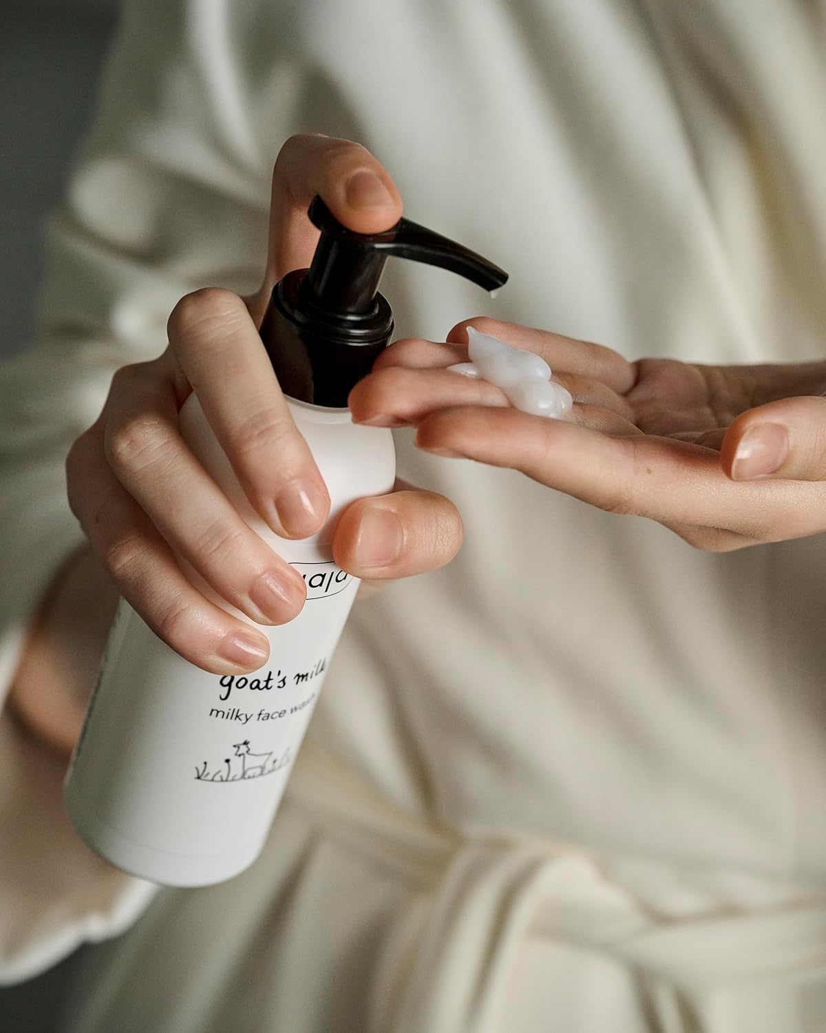 Ziaja Goat's Milk Milky Face Wash - No-rinse cleanser - Image 2