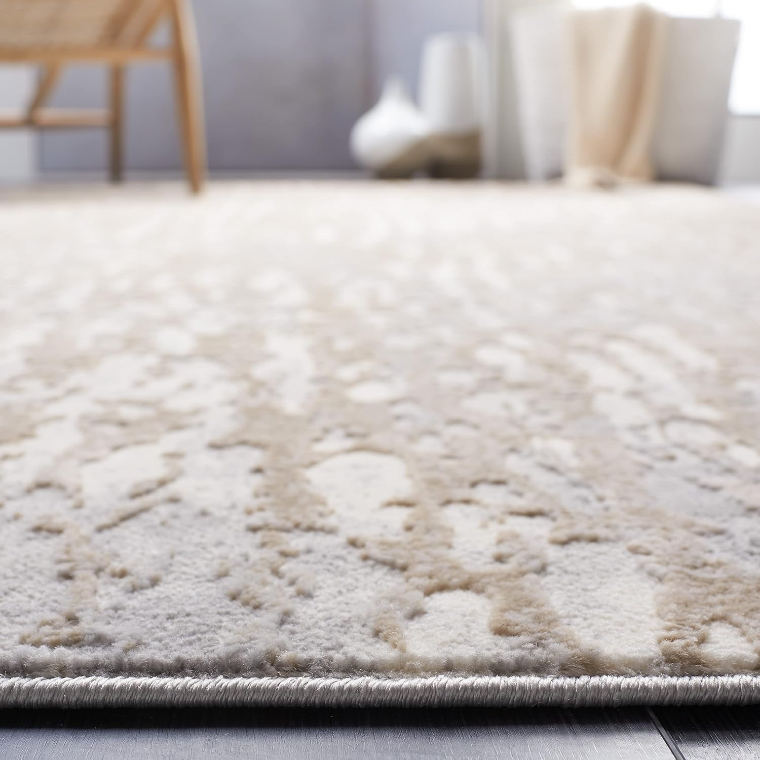 SAFAVIEH Lagoon Collection Runner Rug - 2'2" x 8', Beige & Grey, Modern Abstract Design, Non-Shedding & Easy Care, Ideal for High Traffic Areas in Living Room, Bedroom (LGN580B)