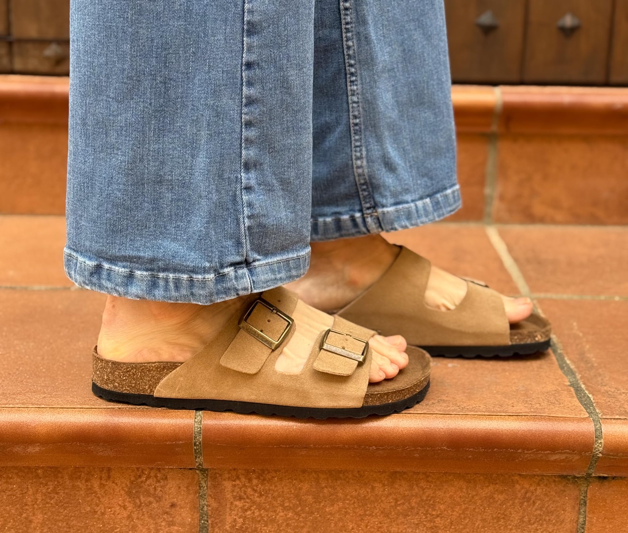 Ledersandalen mit Schnallen, Echtes Leder Pantoletten, Naturkork Sohle, verstellbare Schnallen am Fuß, Herren-Damen Sandalen, Qualitätssandalen, Made in Spain