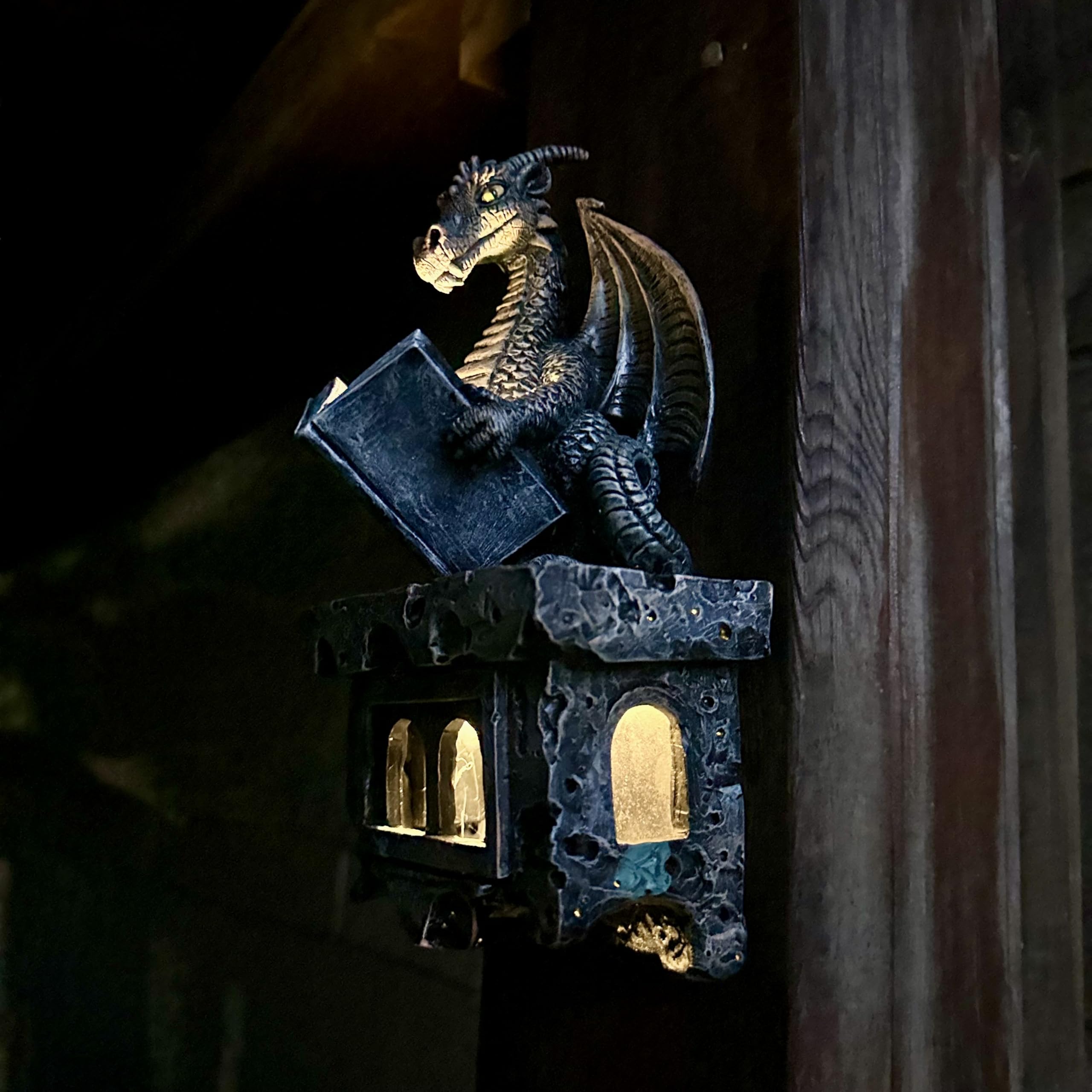 Jy.Cozy Dragon Statue Tree Hugger Solar Decor