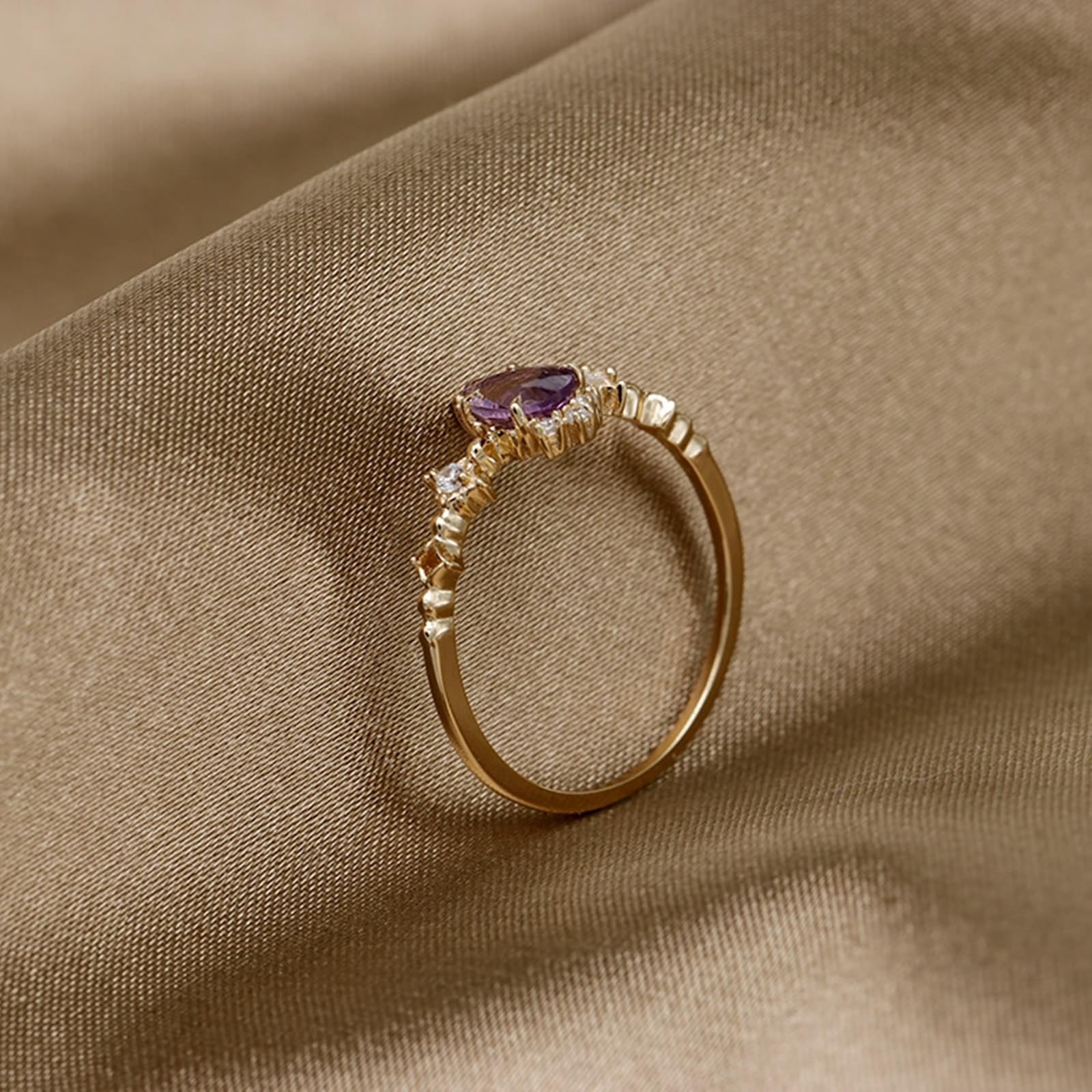 Alianzas de oro amarillo de 9 K/14 K/18 K con gotas de amatista lila, forma clásica