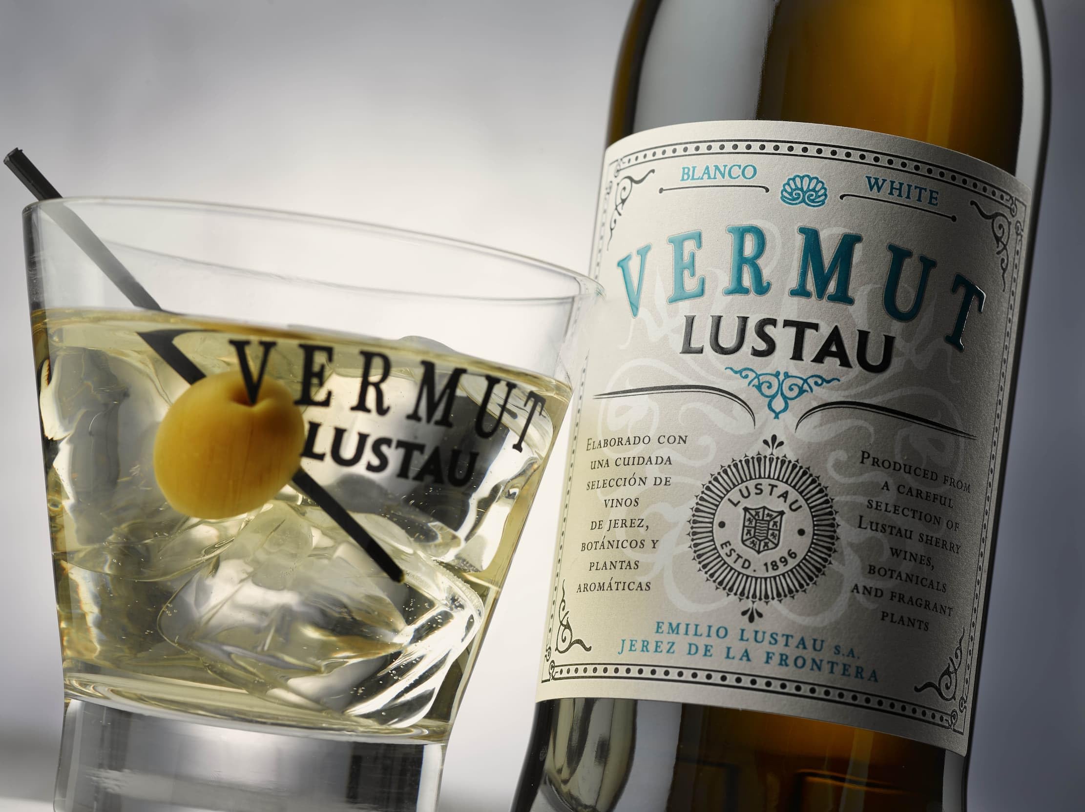 Lustau Vermut Trio Geschenkpackung je 1 x 0,375l 15% vol.: Vermut White, Red, Rosé - Spanischer Wermut (1.125 l)
