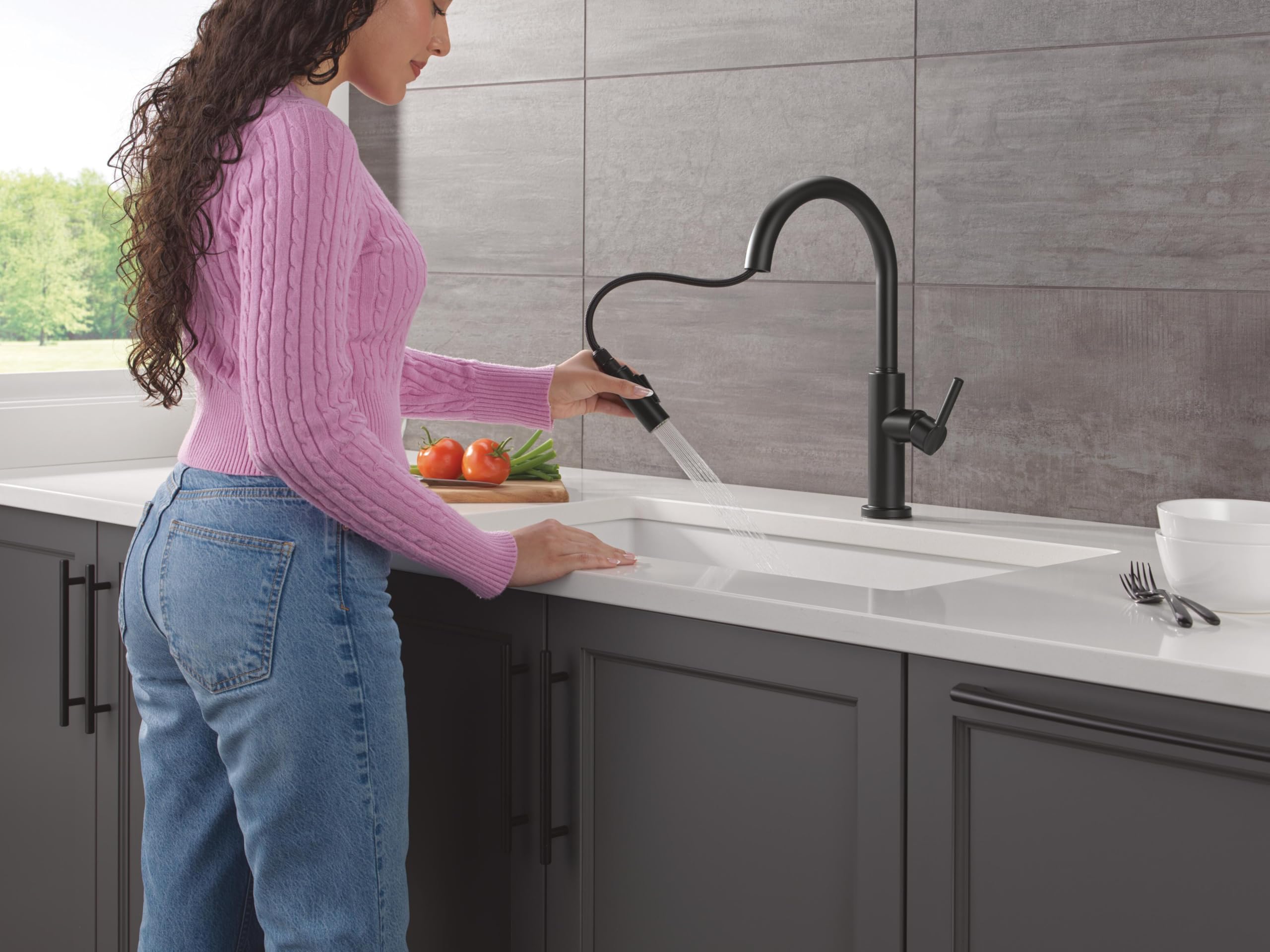 Delta Faucet Nicoli Kitchen Faucet with Pull Down Sprayer, Single Hole Matte Black 19867LF-BL