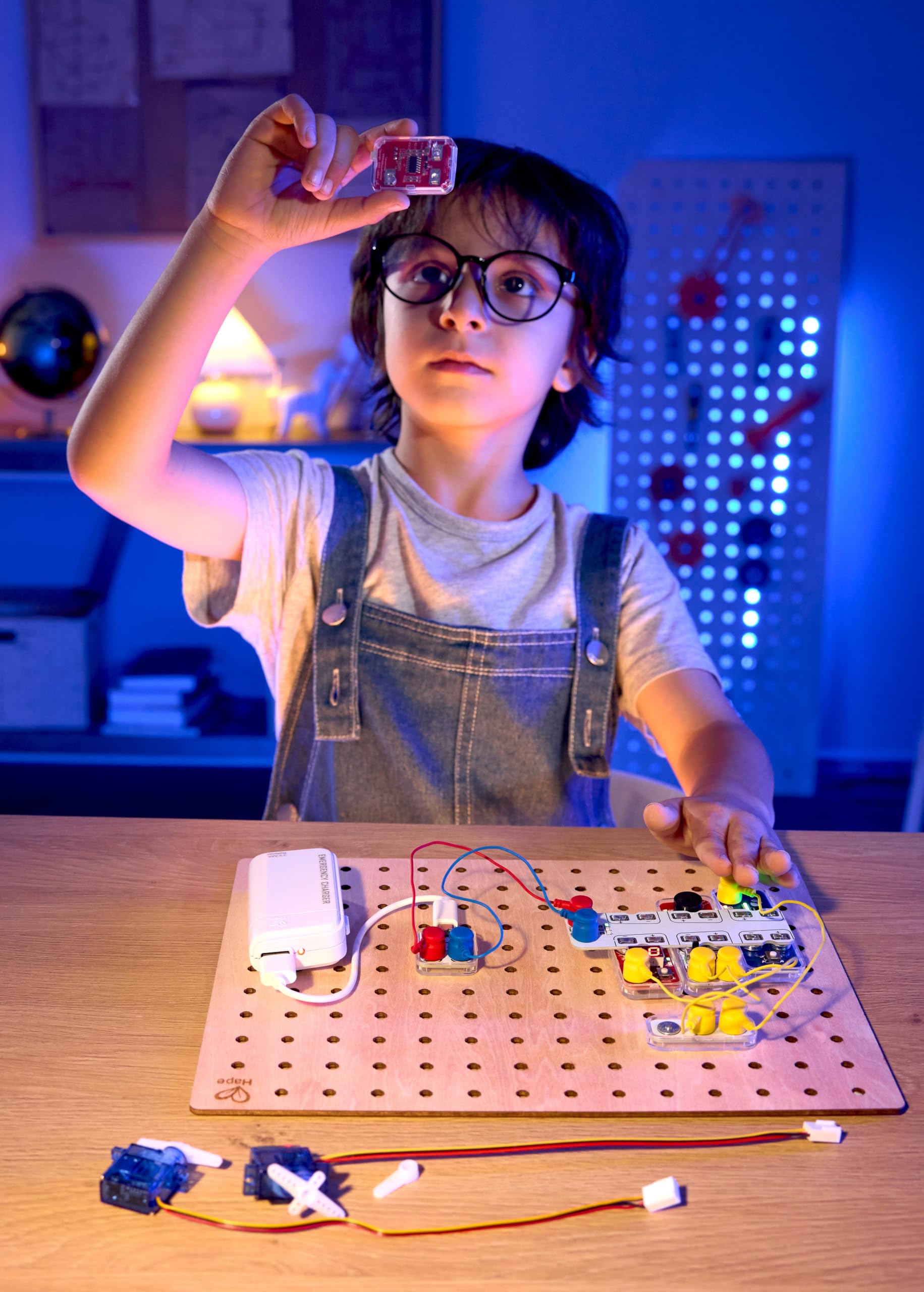 Hape Labbox Elektrobaukasten Kinder Pro, Laser Sensor, ab 8 Jahren