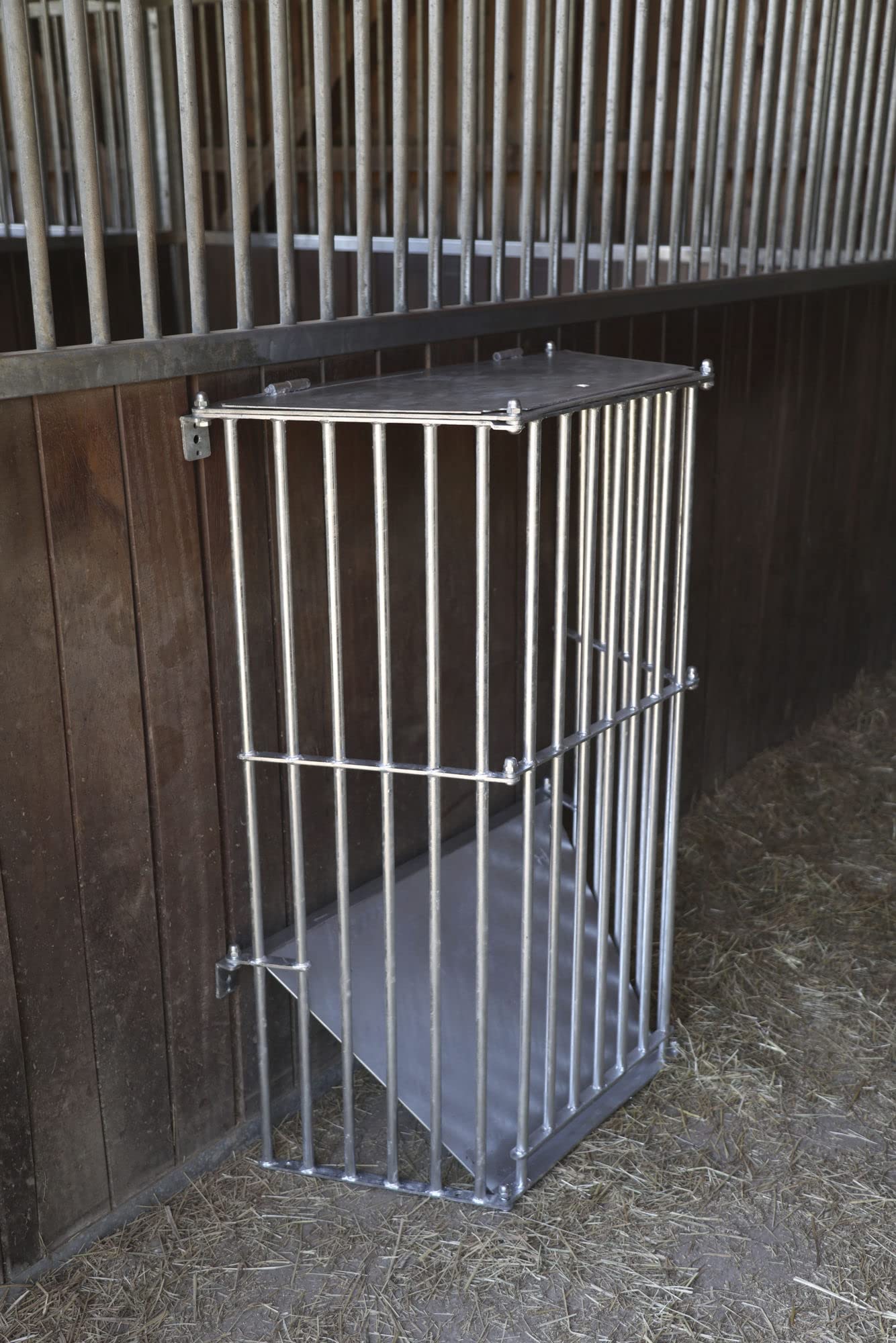 Kerbl SlowFeed Plus 3225 - Comedero para Caballos (comedero de Metal, para Montaje en Pared, Distancia Entre Varillas de 5 cm, 81 x 41 x 114 cm, para 14 kg de heno Aprox.)