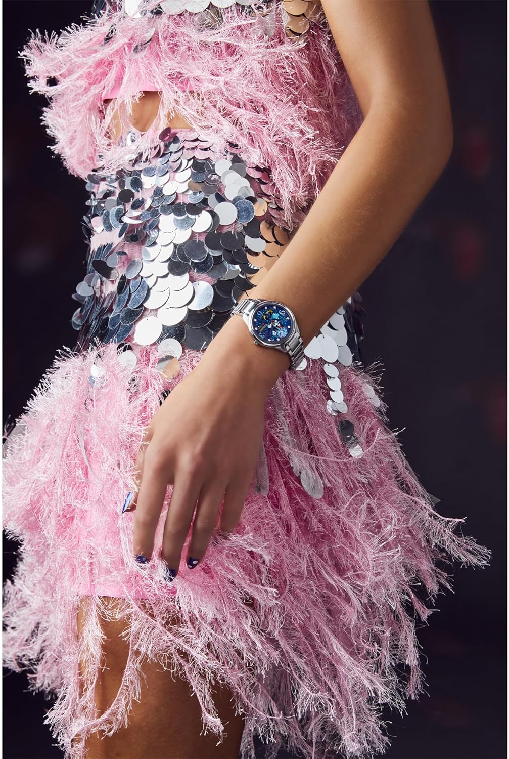 西铁城光动能迪士尼女士腕表，不锈钢表壳，米妮图案，水晶表镜，银色表盘