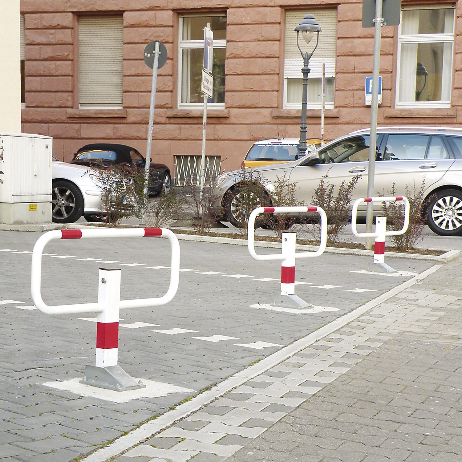 Barrière de parking - à bétonner - galvanisé à chaud - Arceau de protection Arceaux de protection Barrière de parking Barrière de protection Barrières de parking Barrières de protection Contrôle d'accès Délimitation de parking Délimitations de parking
