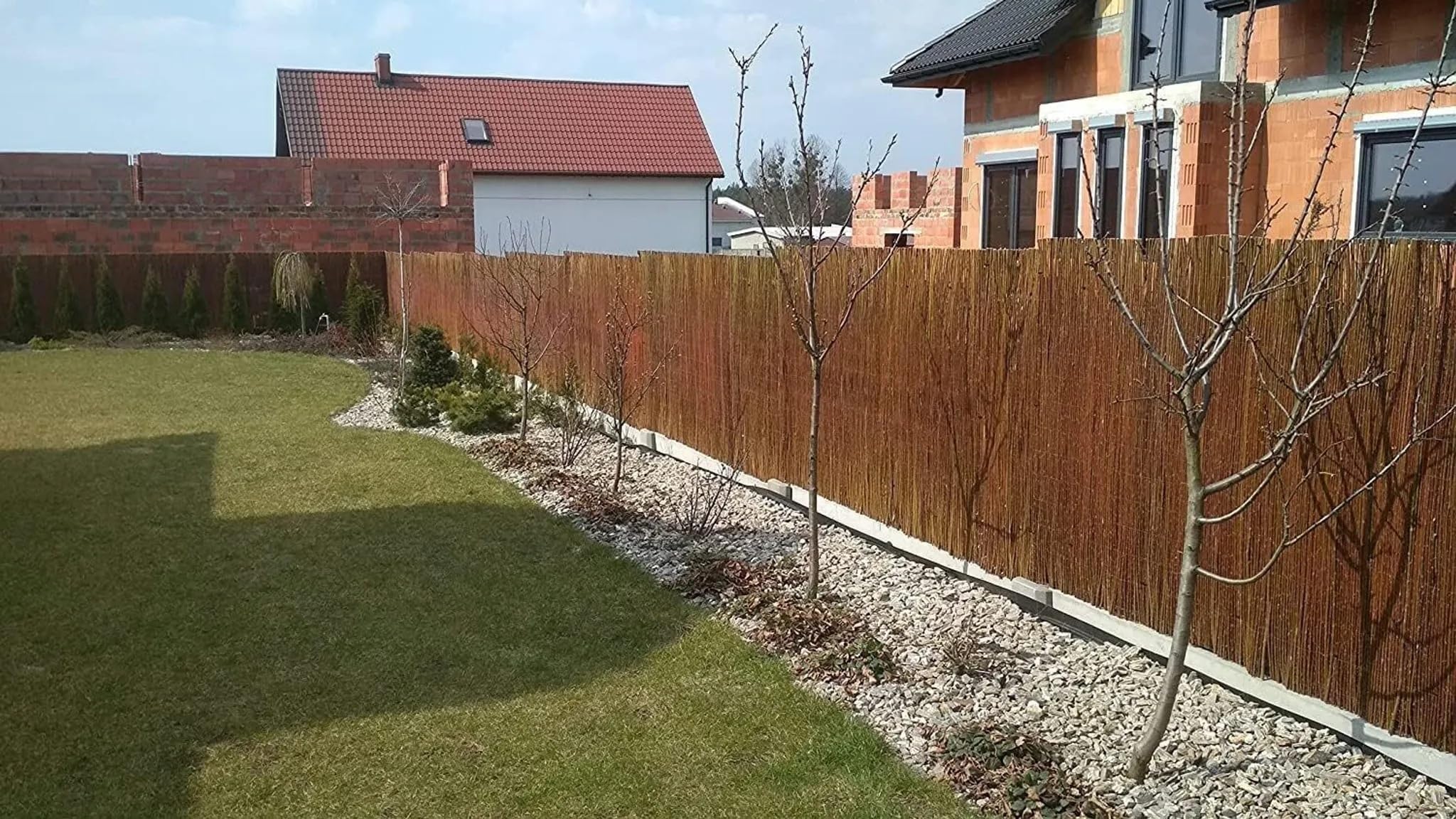 Wytrzymała Mata Wiklinowa 40x300 cm Osłona Wierzbowa Maskująca z Wikliny Naturalny Płot Zapewniający Prywatność Ochrona przed Wiatrem i Słońcem na Taras Ogród Balkon