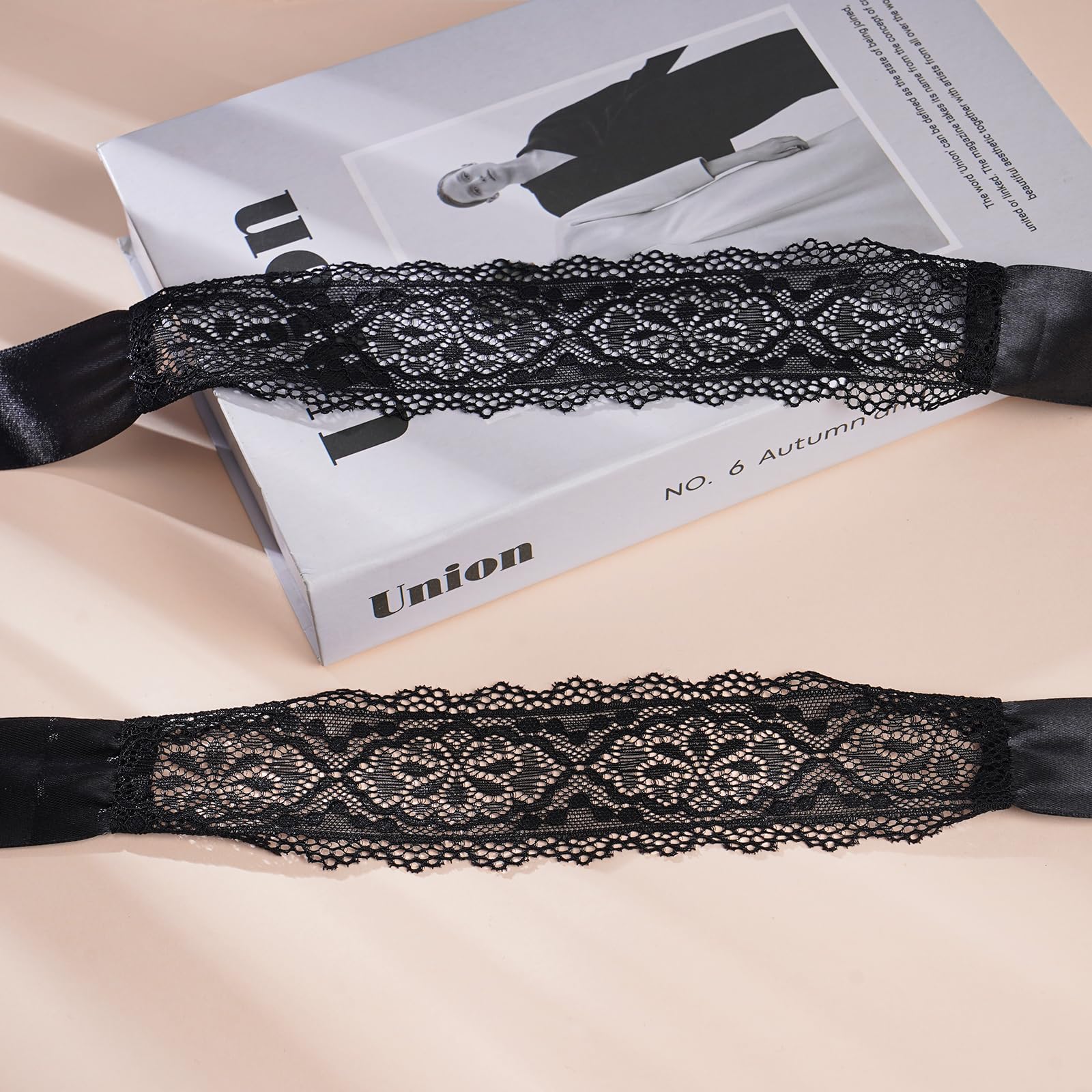 FRESHME Lace Sleeping Mask Blindfolds - 2 Pcs Couples Black and White Comfortable Eye Sleeping Mask Blindfolds for Women Men, Valentines Gift for Her Him Adjustable Blackout Night Eye Cover