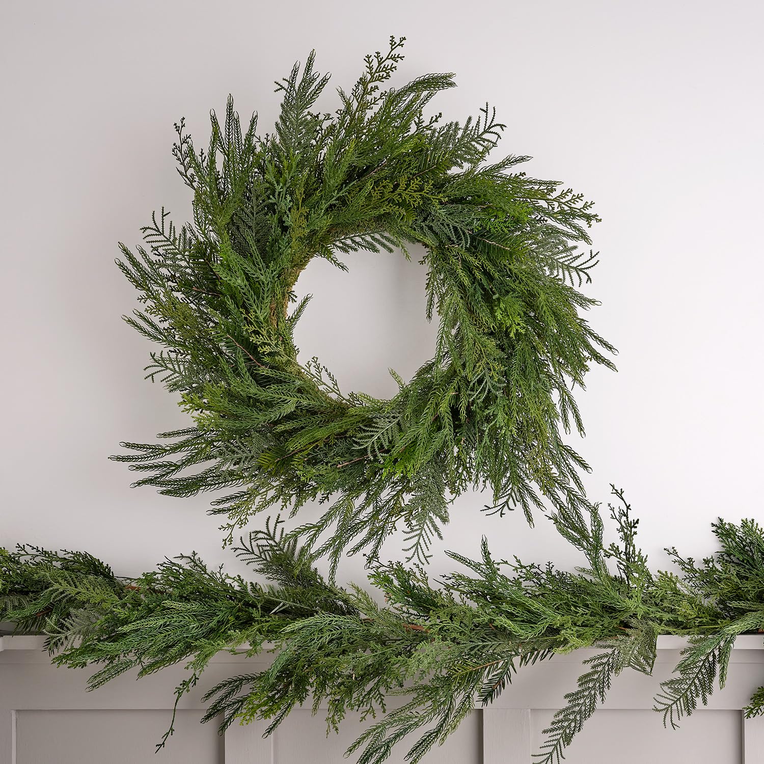 Lights4fun Green Christmas Artificial Wreath & Garland Extra Full Ever Foliage Indoor Decoration