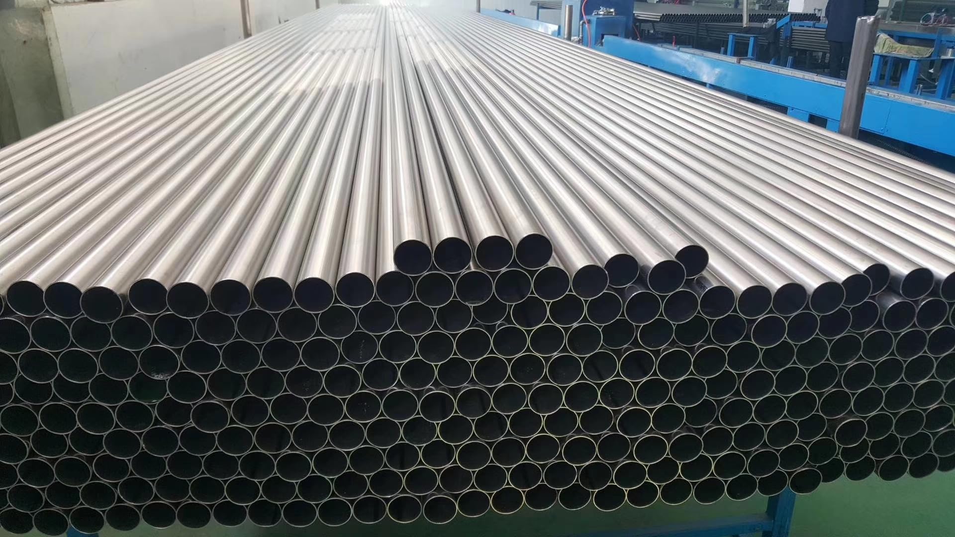 RISON-Titanium Tubes Rond en Titane Grade 9, Tubes Droits Métalliques Tuyauterie en Alliage de Titane Sans Soudure, Diamètre Extérieur 31.8mm, Épaisseur de Paroi: 1.1mm, Longueur: 1000mm