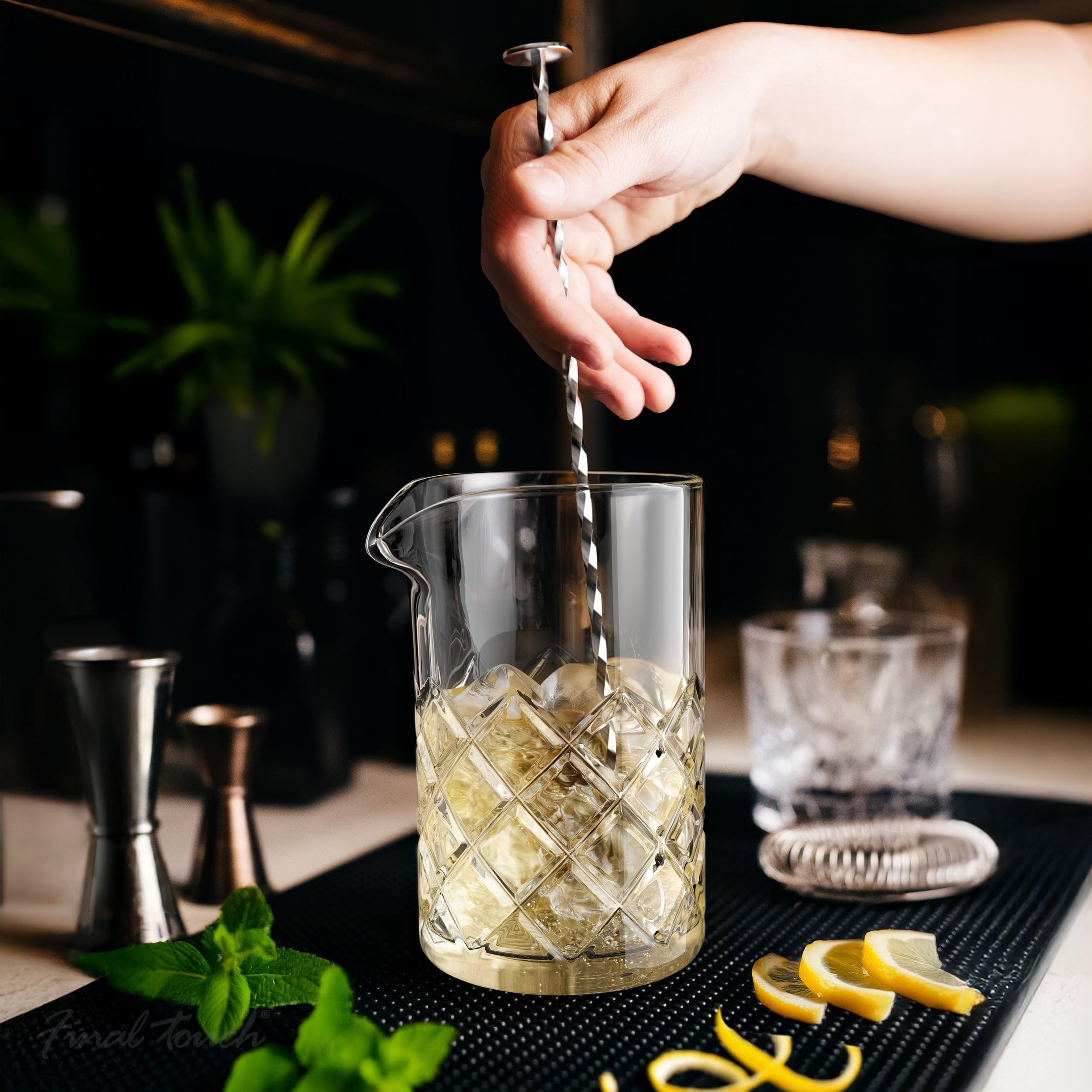 Final Touch Large Yarai Cocktail Mixing Glass – 20.2 oz / 600 ml