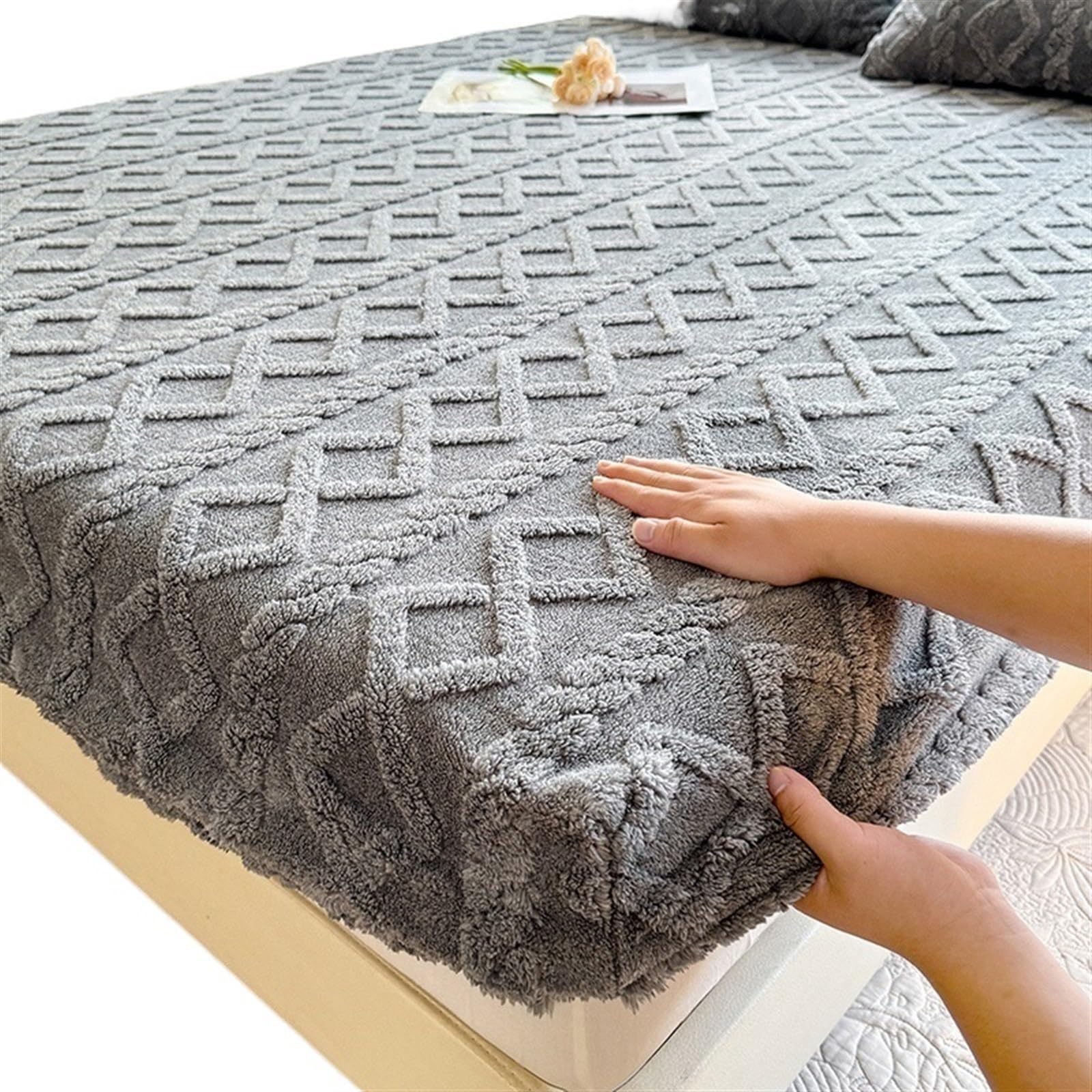 Drap housse moelleux gris pour passer des nuits d'hiver cocooning
