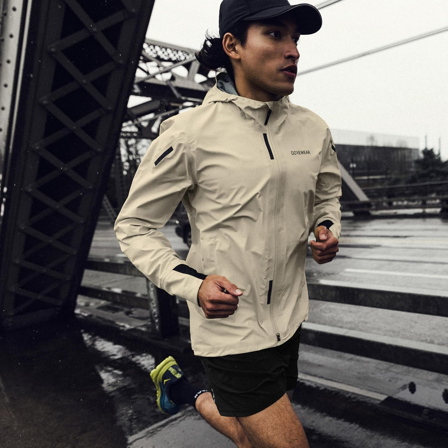 GOREWEAR Men's CONCURVE GTX Running Jacket - Black | Medium - Image 2