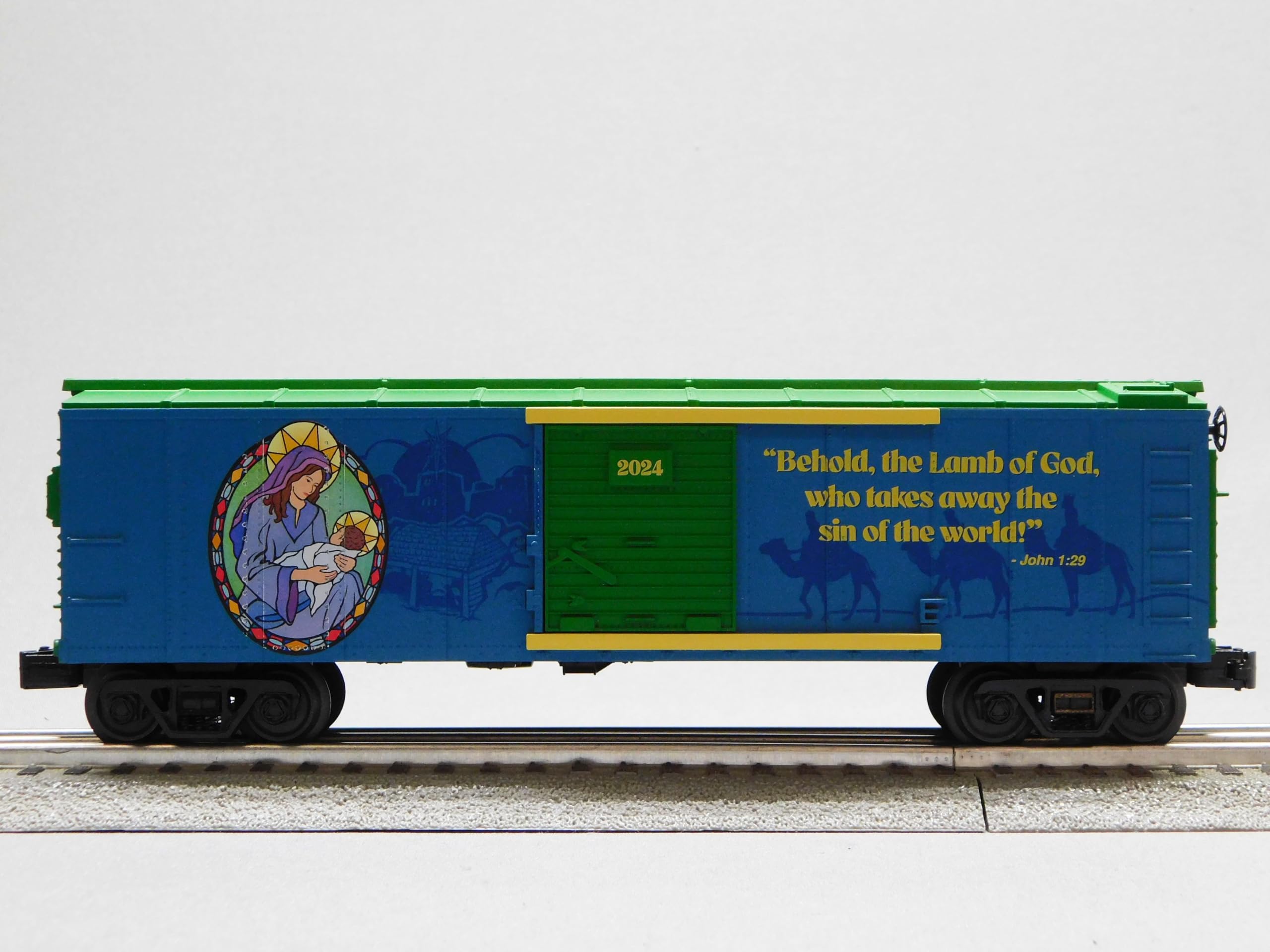M.T.H. Electric Trains MTH RAILKING Christmas Traditional BOXCAR #2024 O Gauge 30-71193
