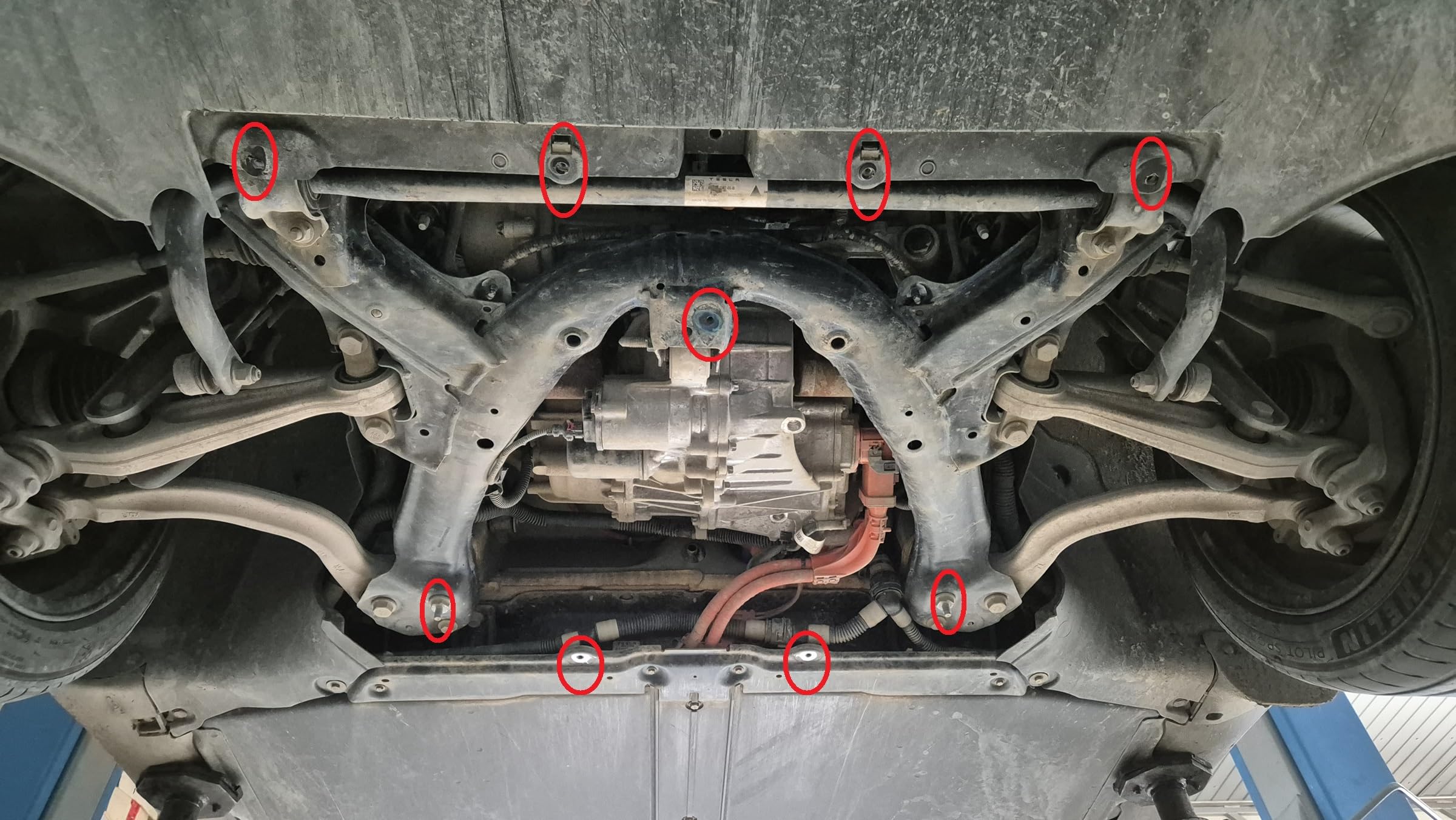 Protección metálica bajo motor eléctrico delantero compatible con Tesla Model 3 AWD - (2017-2025)