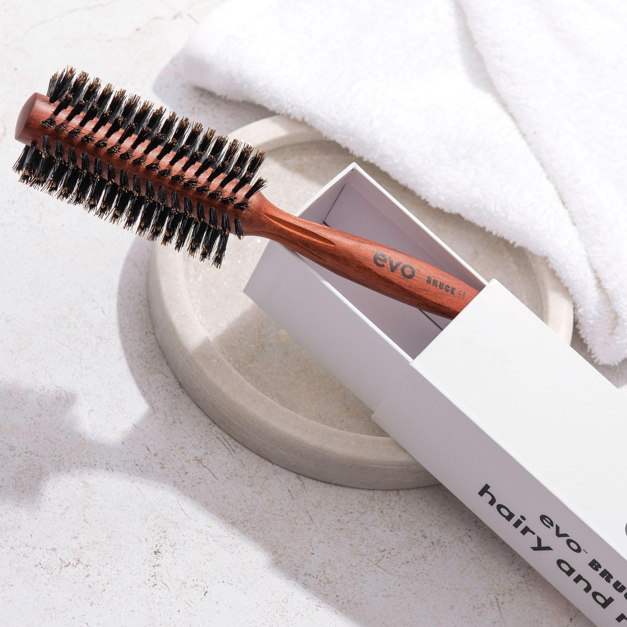 EVO bruce bristle radial brush 22mm, kleine Stylingbürste mit natürlichen Wildschweinborsten, Haarbürste Frauen, Damen und Herren, aus zertifiziertem Holz hergestellt